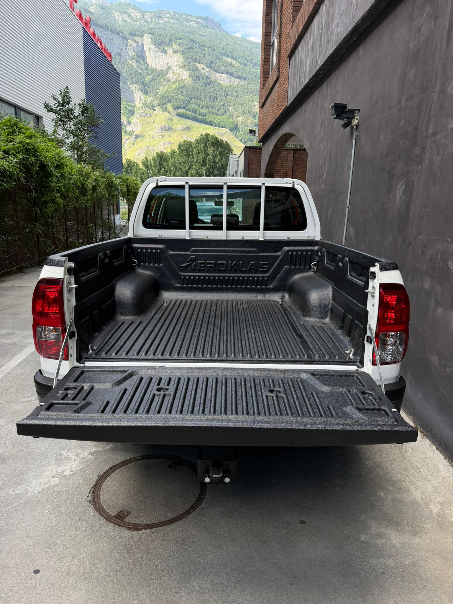 TOYOTA Hilux 2.4D-4D Luna Double Cab 4x4-image-7