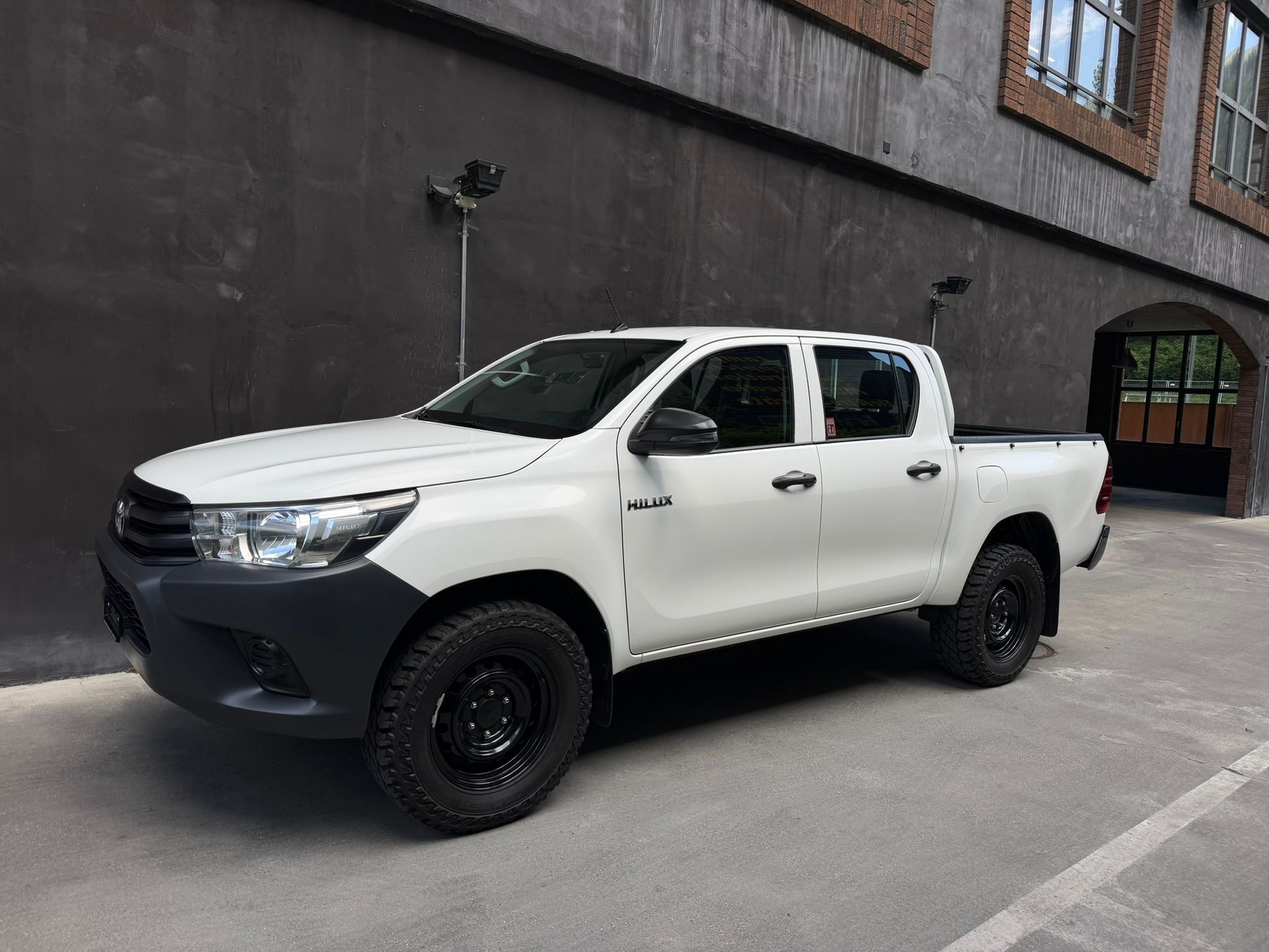 TOYOTA Hilux 2.4D-4D Luna Double Cab 4x4-image-2