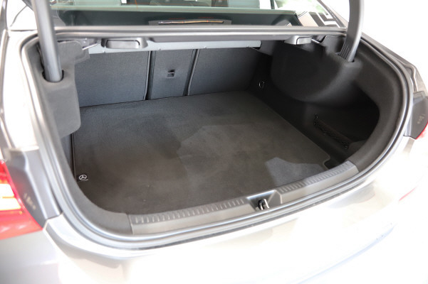 MERCEDES-BENZ A 220 4Matic 8G-DCT-image-11