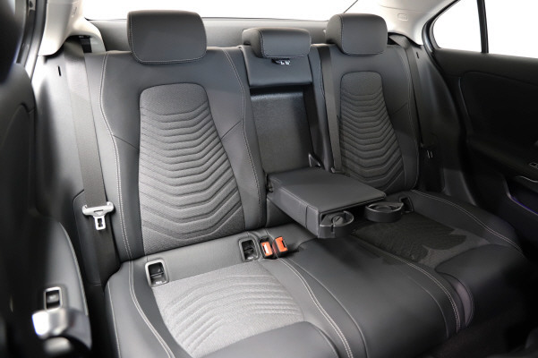 MERCEDES-BENZ A 220 4Matic 8G-DCT-image-10