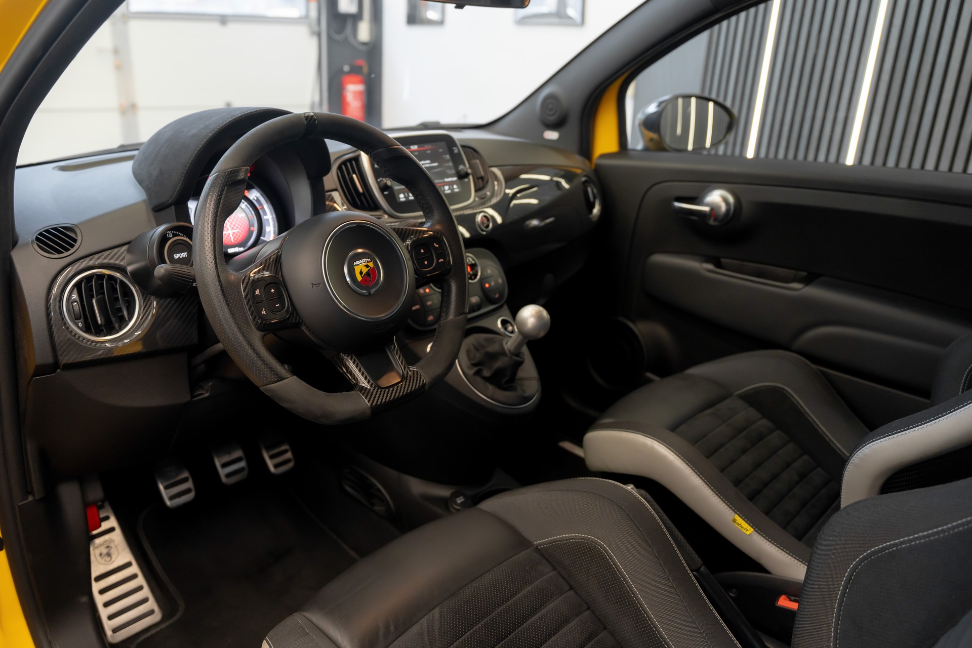 FIAT 595 1.4 16V TURBO ABARTH COMPETIZIONE / GELBER FLITZER / OHNE OPF-image-22