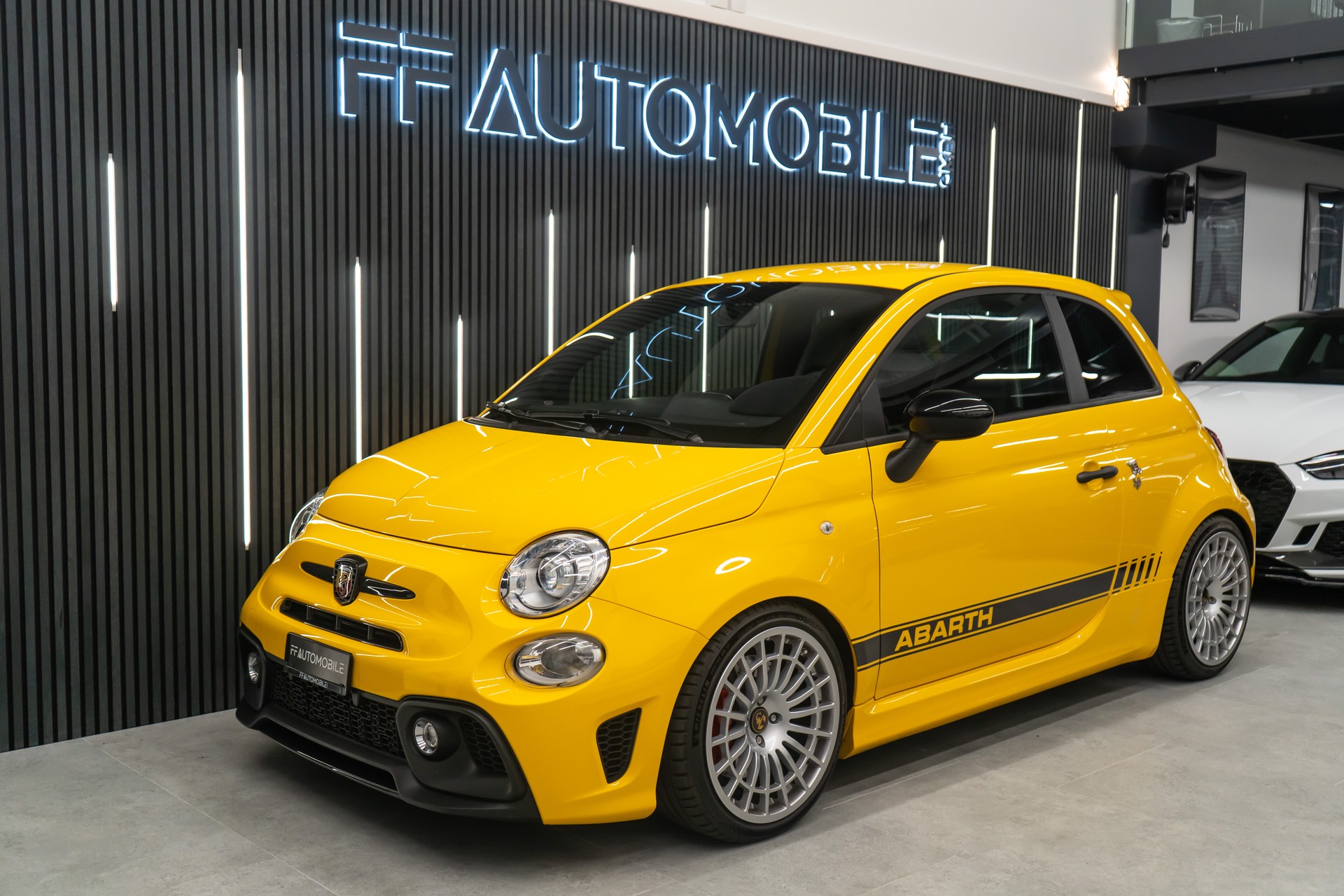 FIAT 595 1.4 16V TURBO ABARTH COMPETIZIONE / GELBER FLITZER / OHNE OPF-image-2