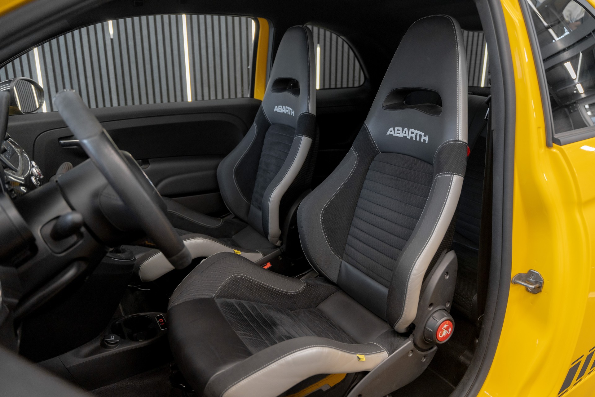 FIAT 595 1.4 16V TURBO ABARTH COMPETIZIONE / GELBER FLITZER / OHNE OPF-image-17