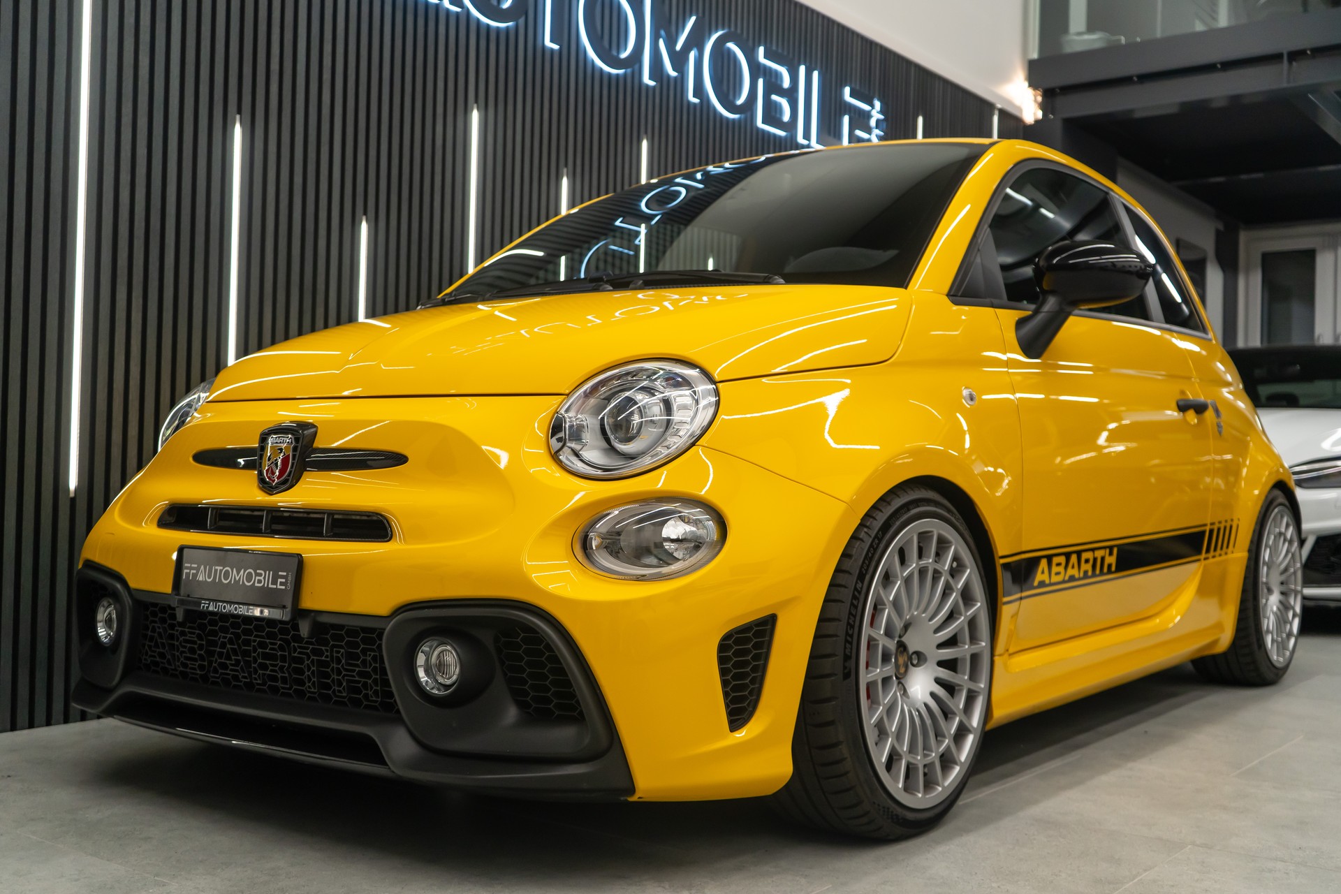 FIAT 595 1.4 16V TURBO ABARTH COMPETIZIONE / GELBER FLITZER / OHNE OPF-image-3