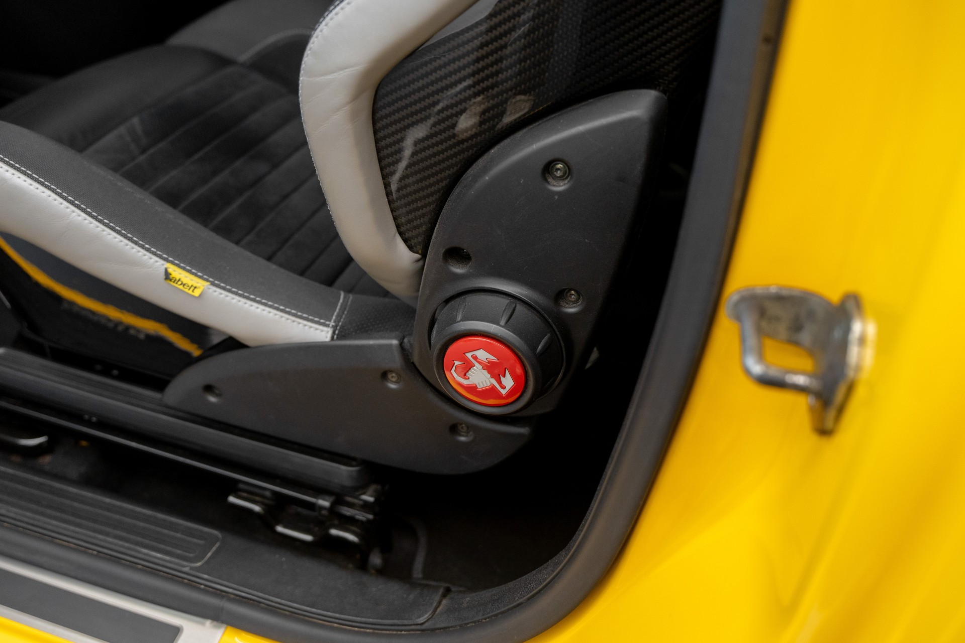 FIAT 595 1.4 16V TURBO ABARTH COMPETIZIONE / GELBER FLITZER / OHNE OPF-image-19