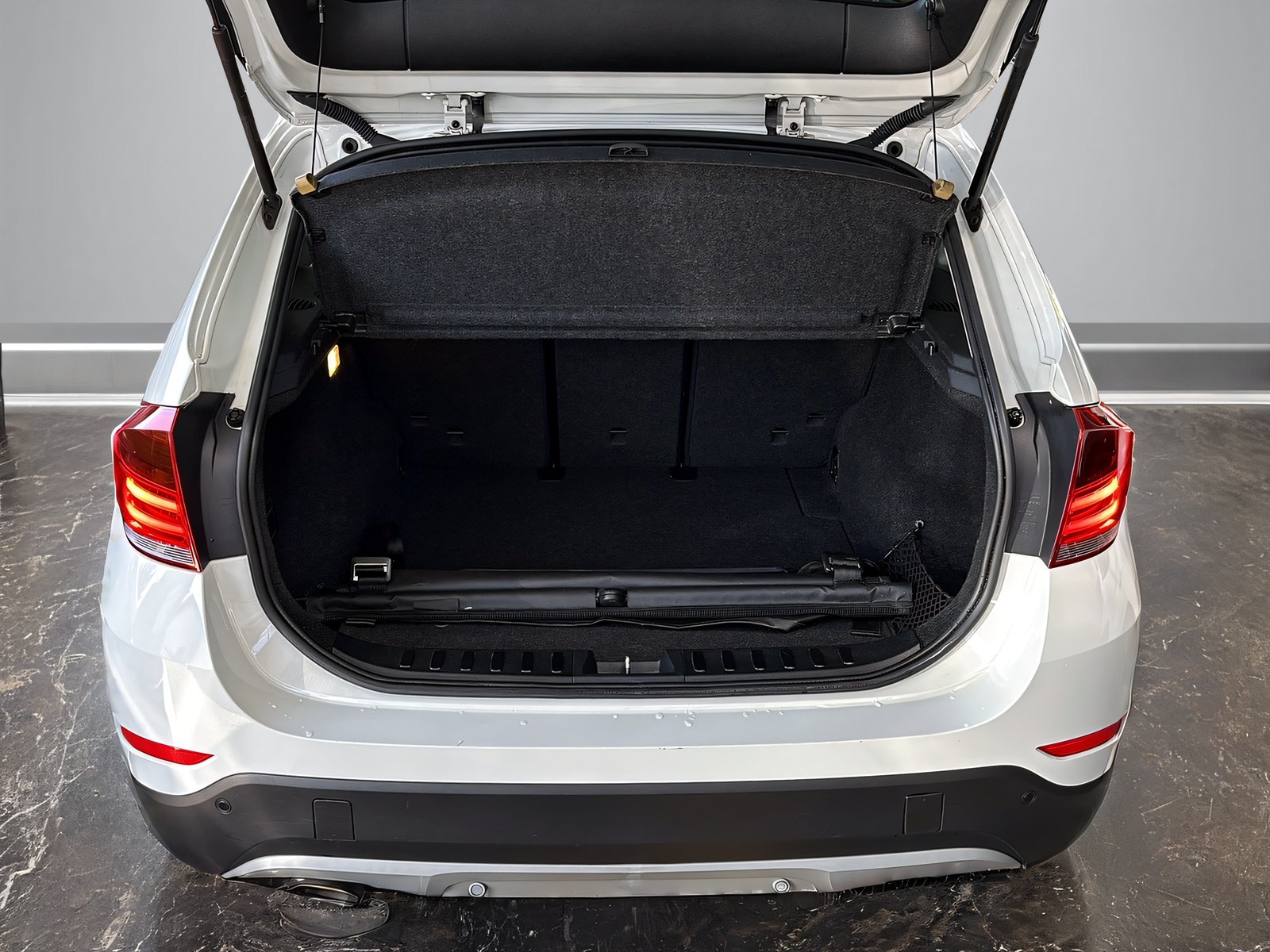BMW X1 20d xDrive-image-10