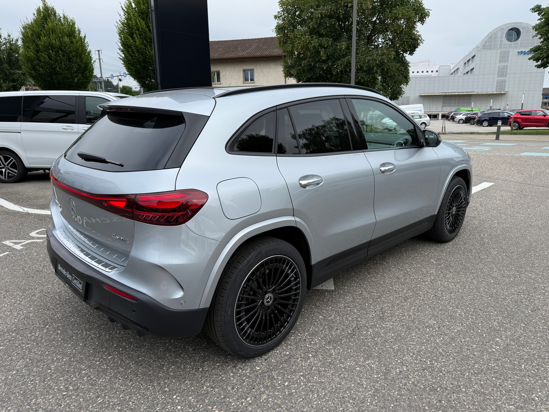 MERCEDES-BENZ EQA 350 Excellence AMG Line 4matic-image-8