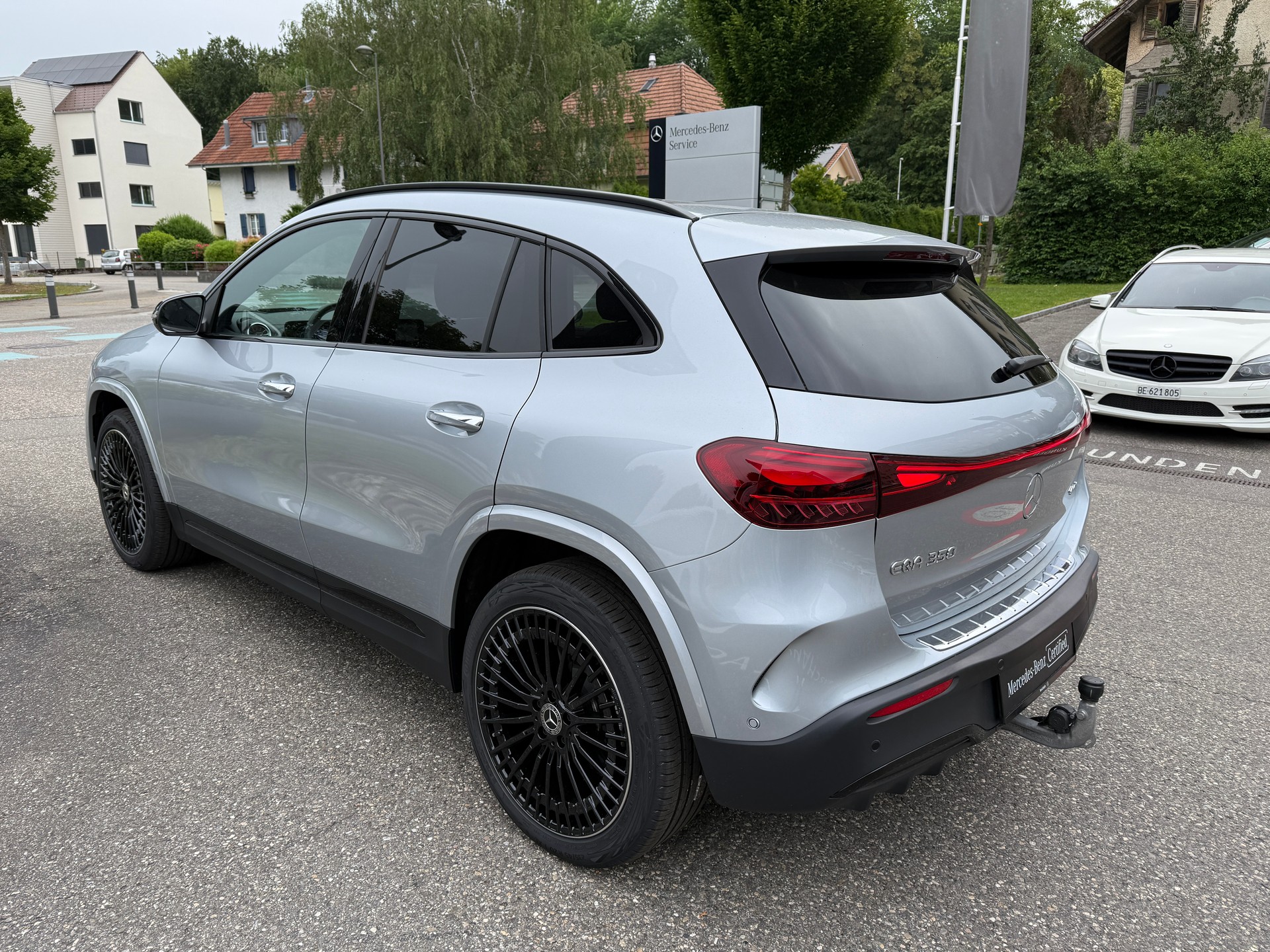 MERCEDES-BENZ EQA 350 Excellence AMG Line 4matic-image-6