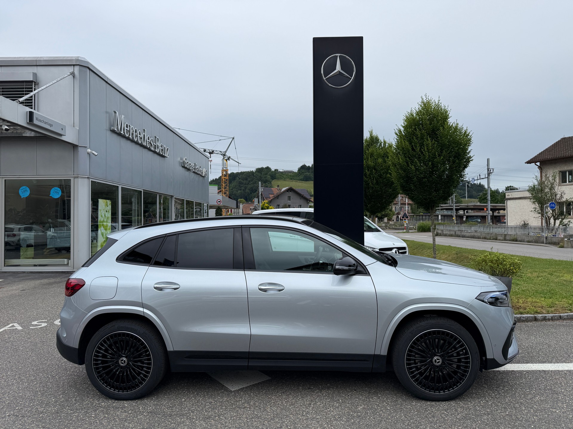 MERCEDES-BENZ EQA 350 Excellence AMG Line 4matic-image-9