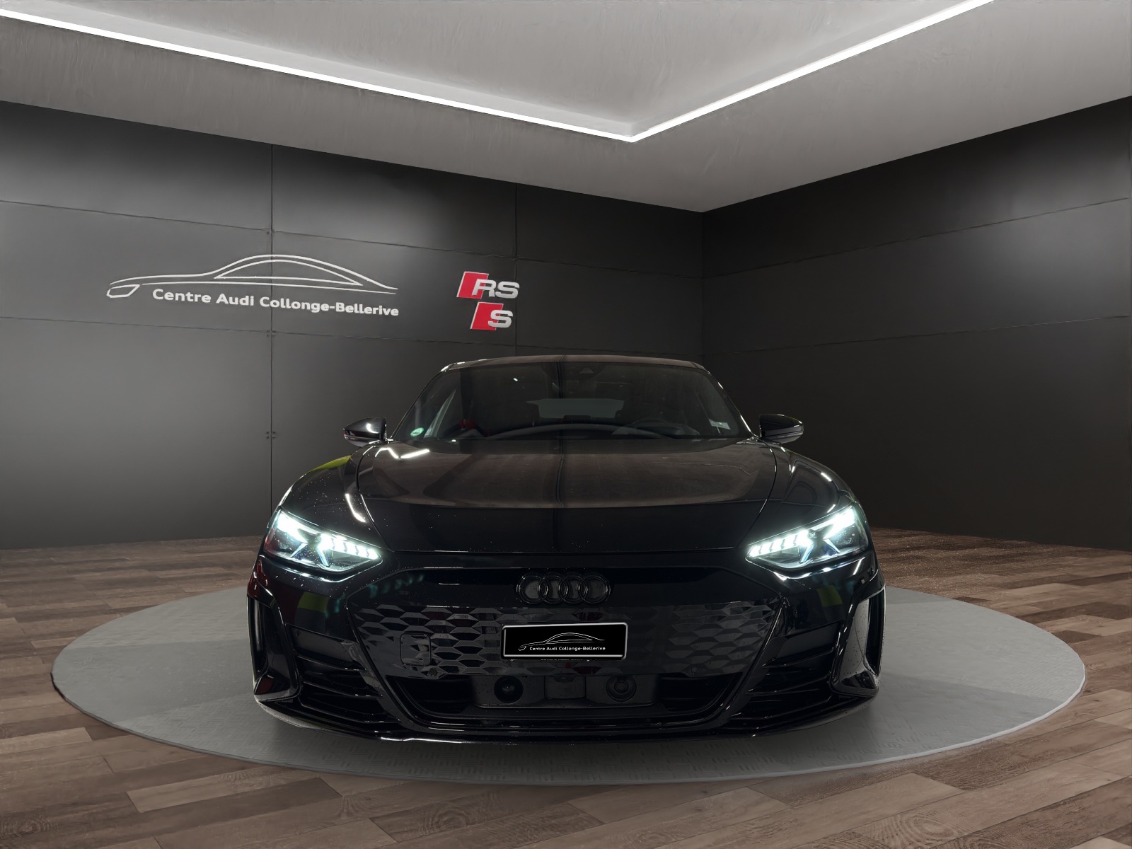 AUDI e-tron GT quattro-showroom-element-1