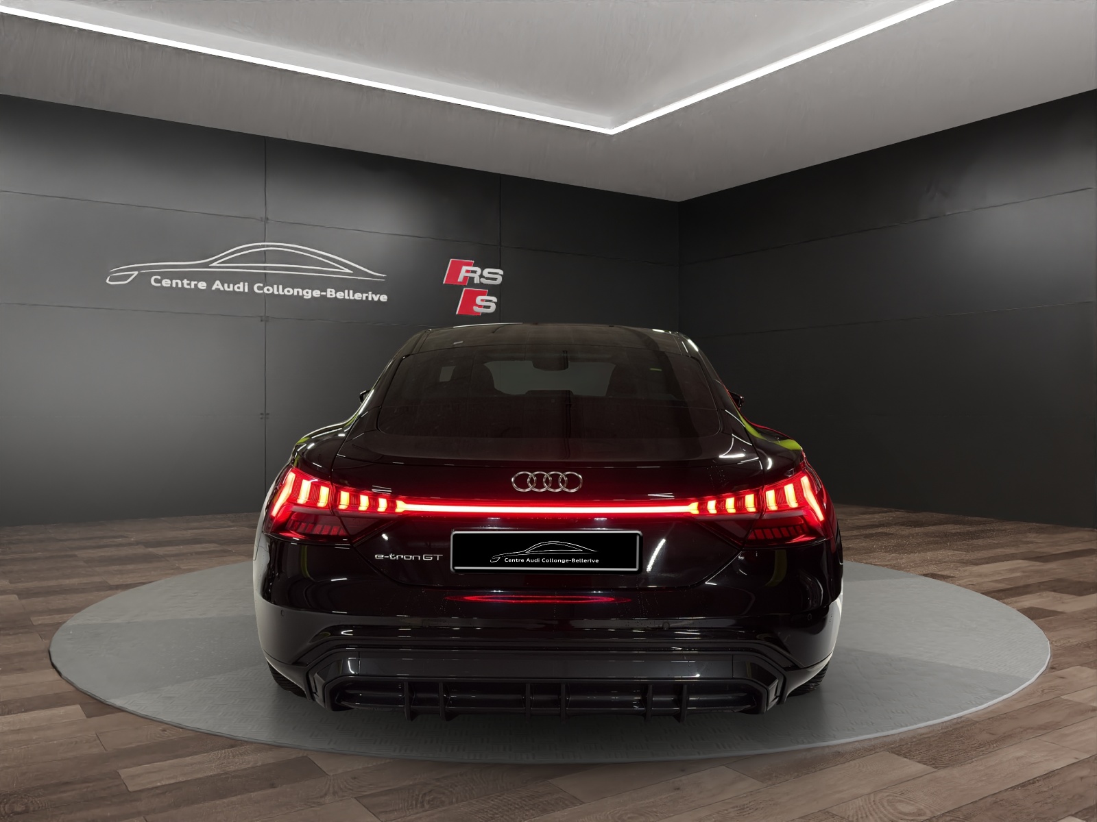 AUDI e-tron GT quattro-image-4