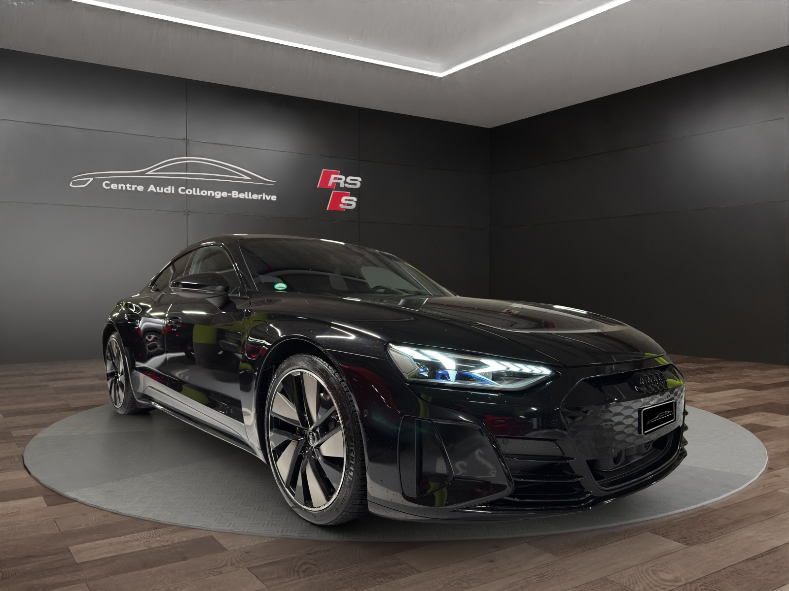 AUDI e-tron GT quattro-image-6