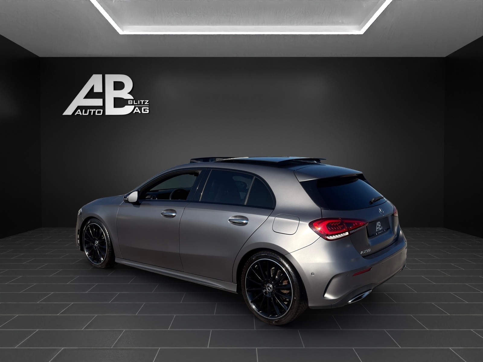 MERCEDES-BENZ A 250 4Matic AMG Line 4Matic 7G-DCT mit 224 PS-image-2