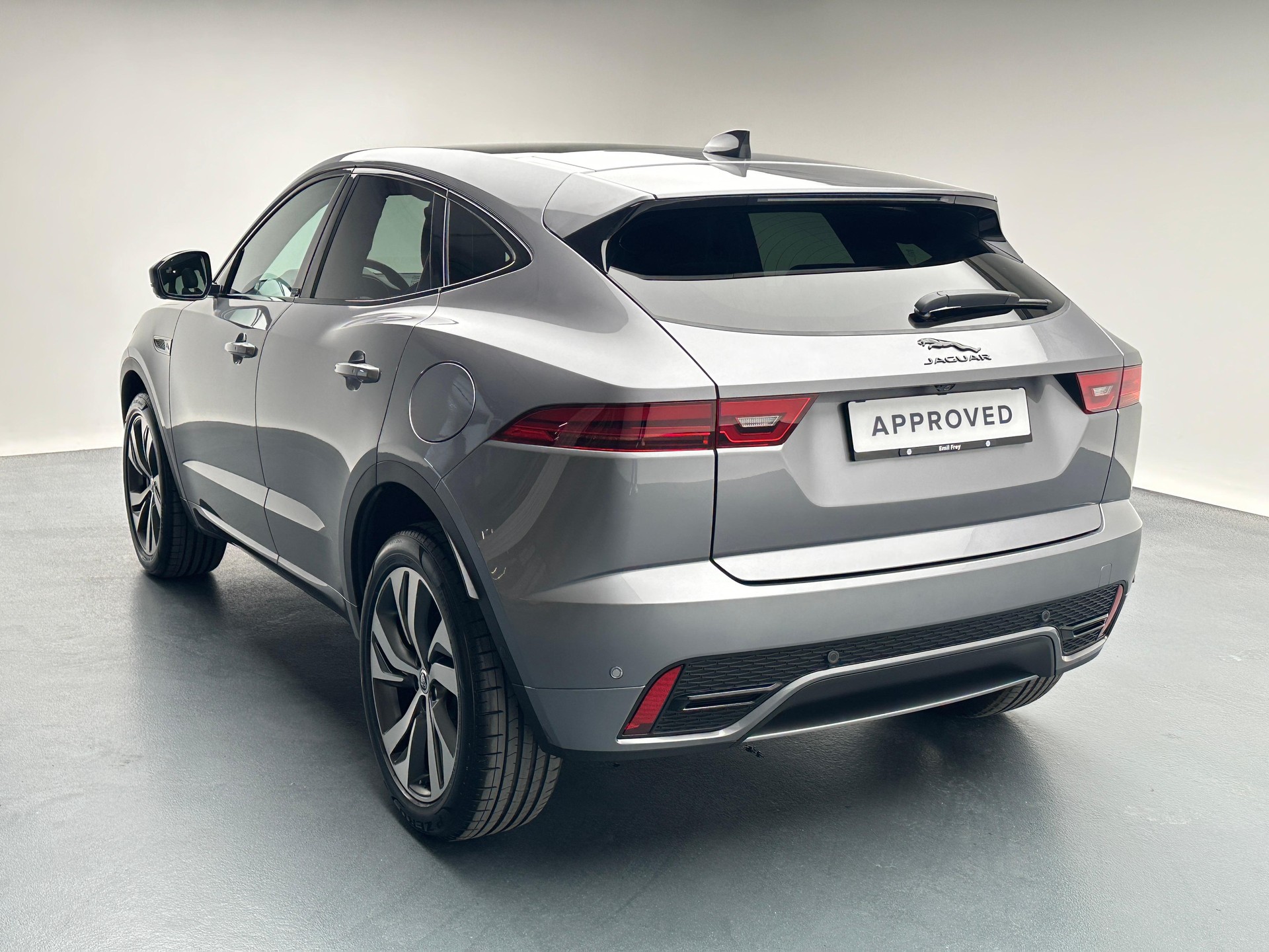 JAGUAR E-Pace 1.5 T 300e R-Dynamic SE AWD-image-14