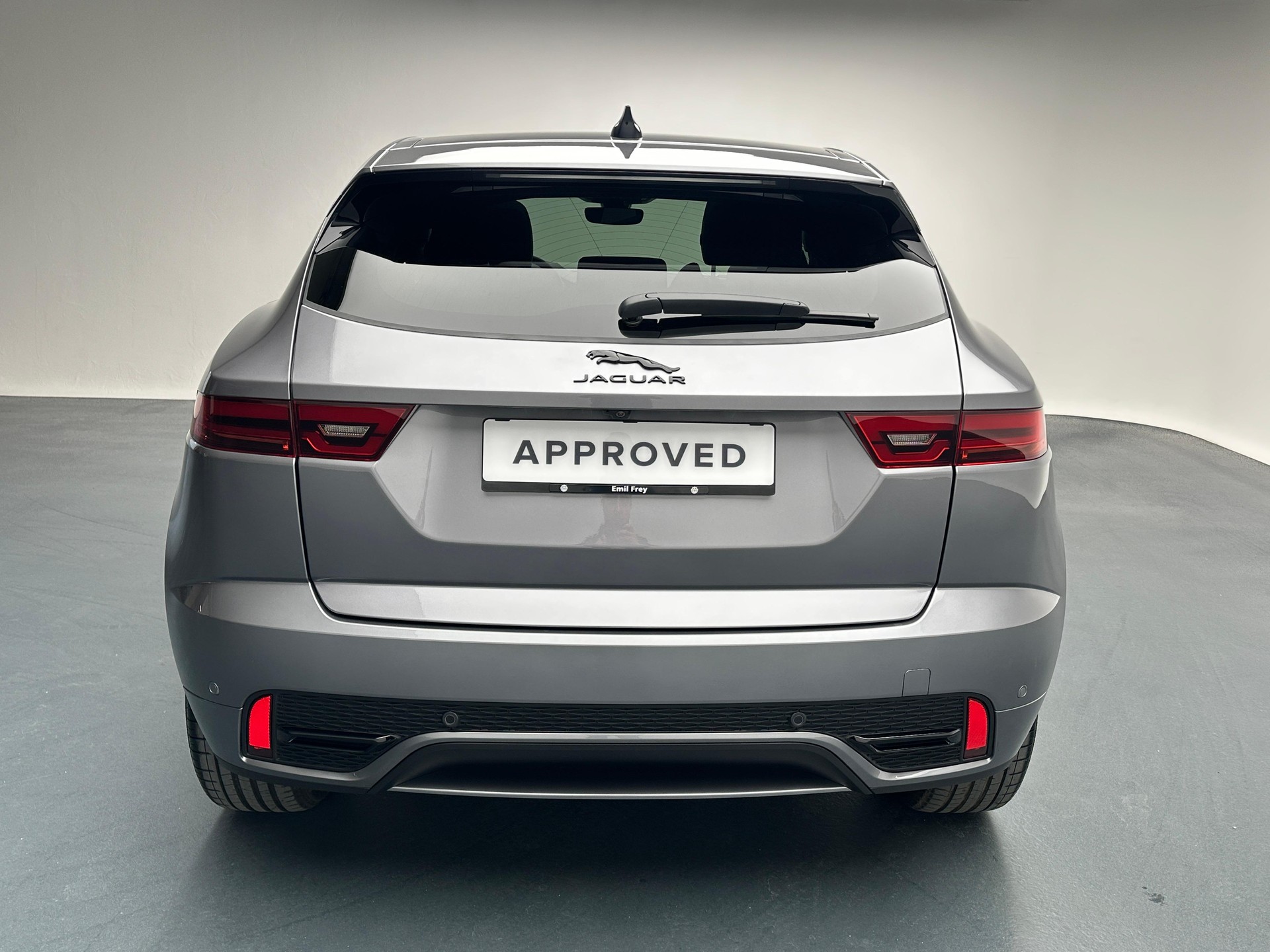 JAGUAR E-Pace 1.5 T 300e R-Dynamic SE AWD-image-15