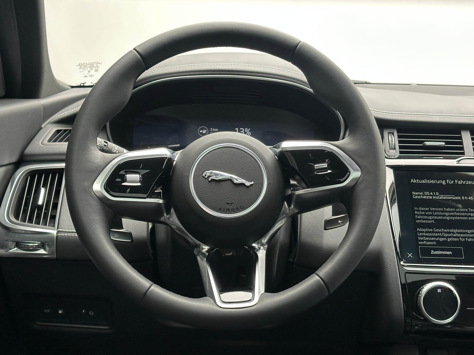 JAGUAR E-Pace 1.5 T 300e R-Dynamic SE AWD-image-4