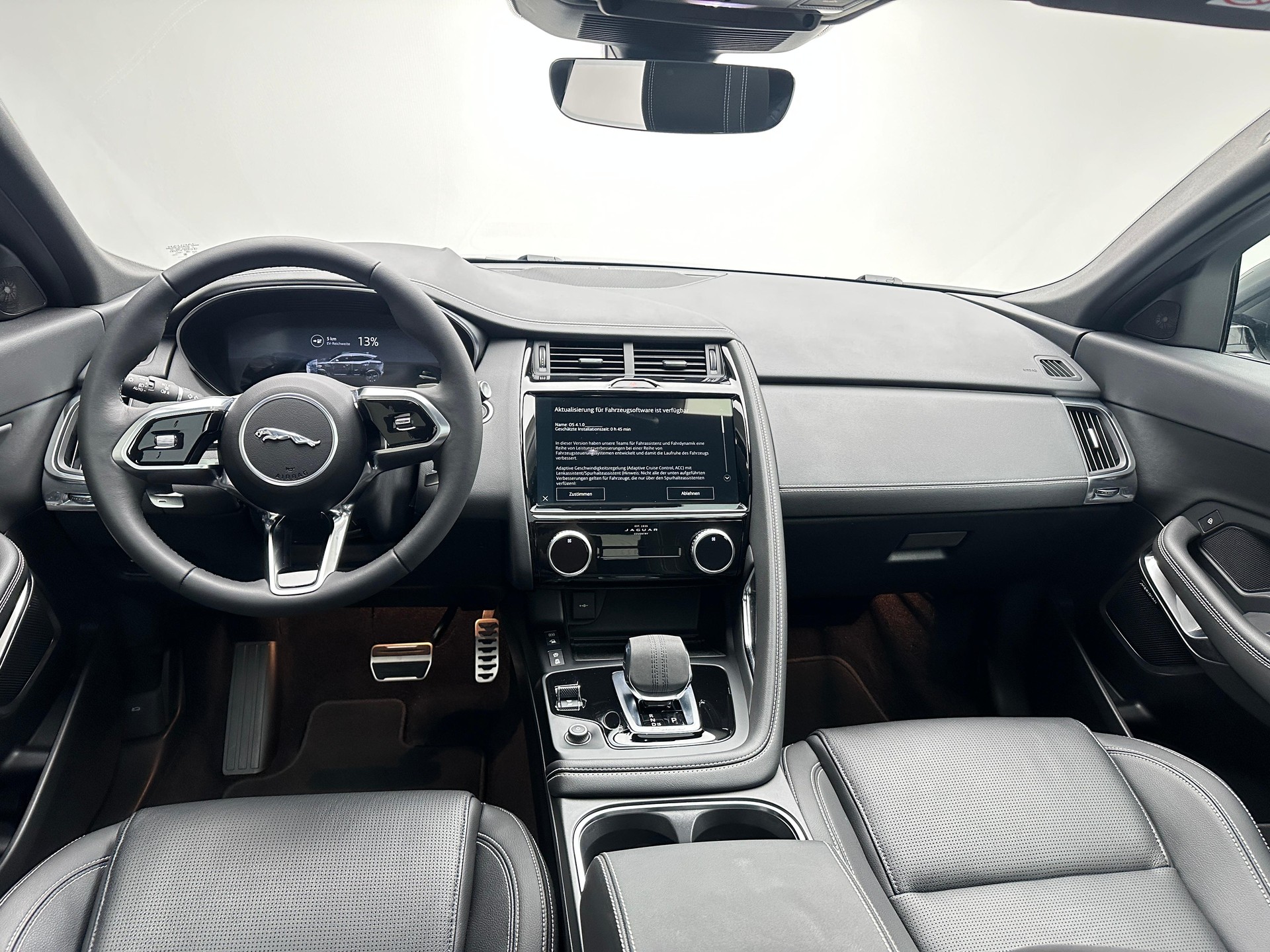 JAGUAR E-Pace 1.5 T 300e R-Dynamic SE AWD-image-5