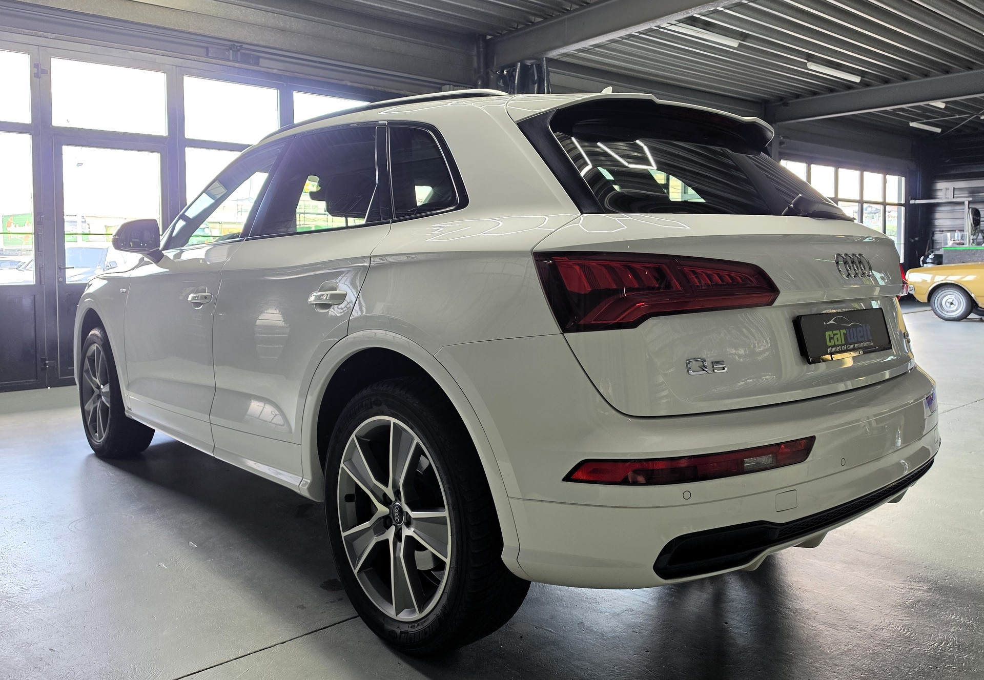 AUDI Q5 40 TDI Sport quattro S-Tronic-image-7