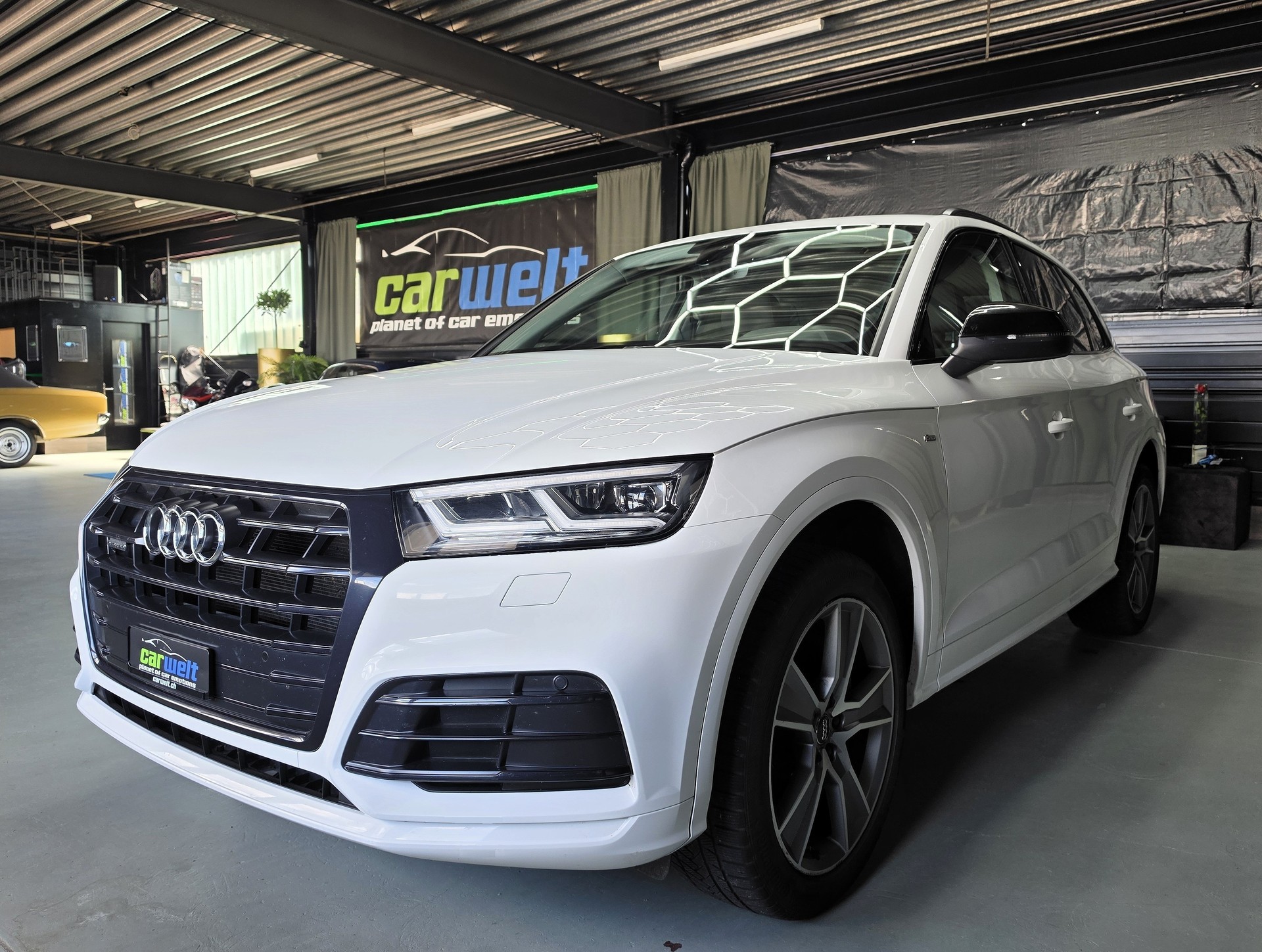 AUDI Q5 40 TDI Sport quattro S-Tronic-image-6