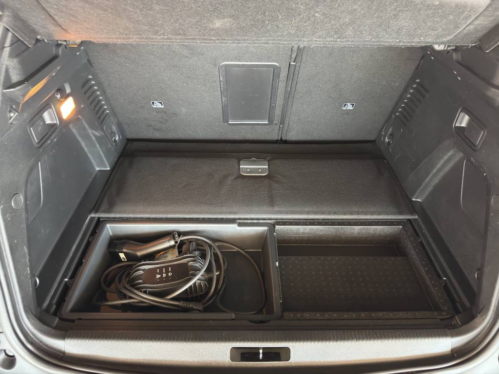 PEUGEOT 3008 225e Hybrid2 GT EAT8-image-11