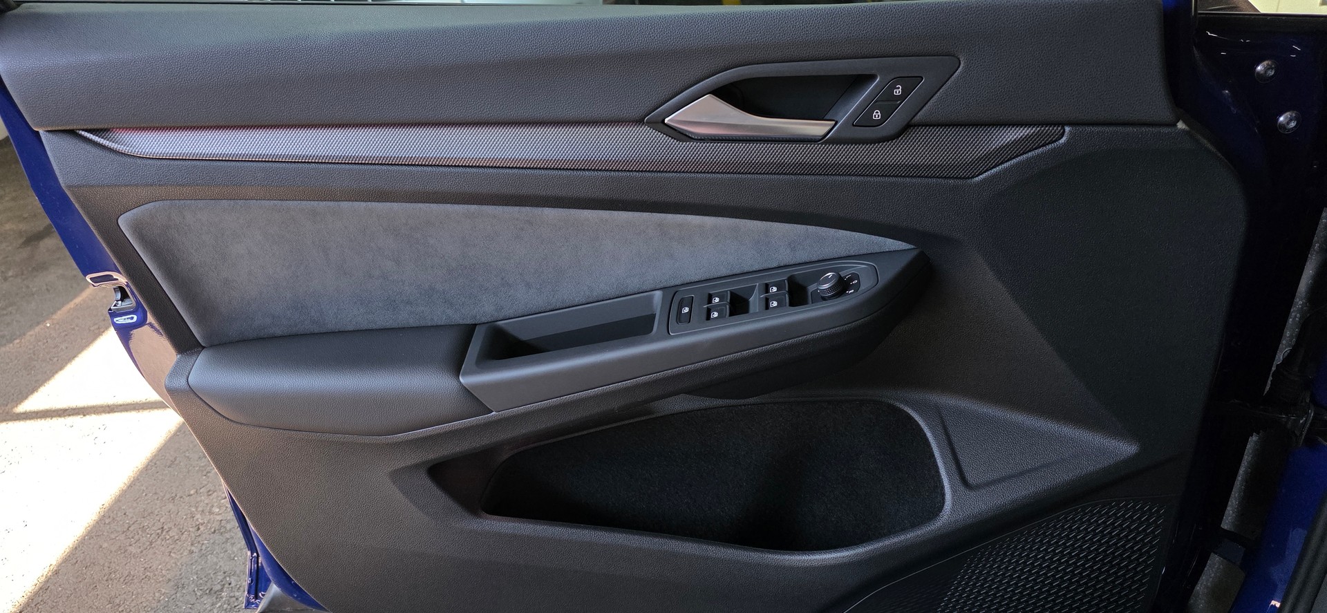 VW Golf Variant 2.0 TSI R Performance DSG 4 Motion *Sitz-&Lenkradheizung*ACC&LaneAssist*360°Kamera*Ambiente*CarPlay&AndroidAuto*-image-24