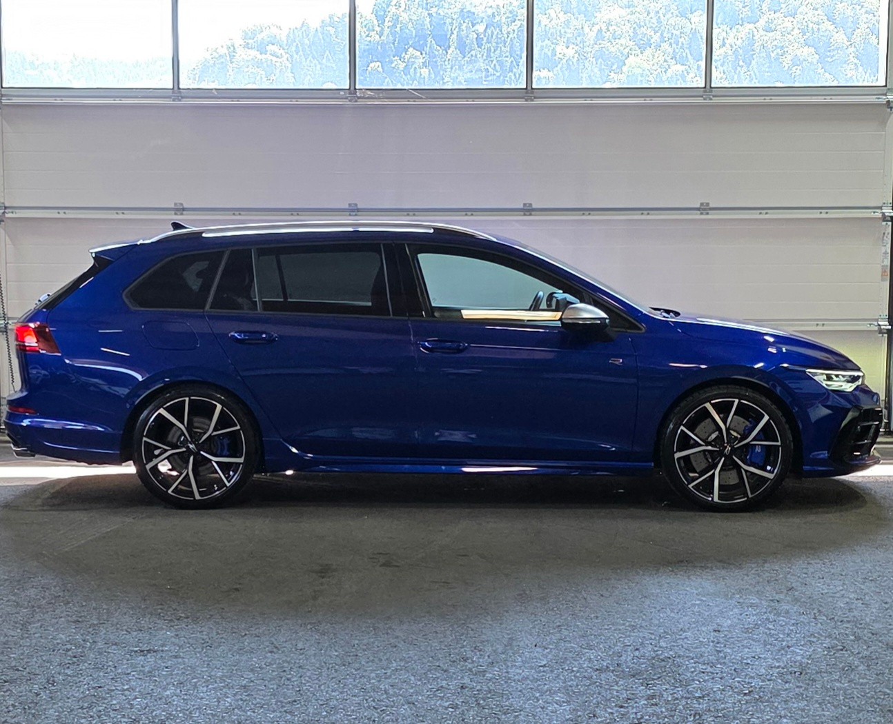 VW Golf Variant 2.0 TSI R Performance DSG 4 Motion *Sitz-&Lenkradheizung*ACC&LaneAssist*360°Kamera*Ambiente*CarPlay&AndroidAuto*-image-5