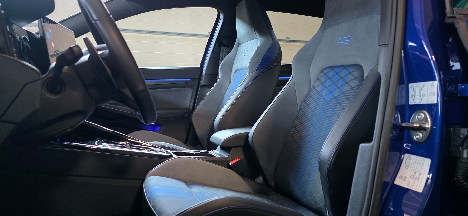 VW Golf Variant 2.0 TSI R Performance DSG 4 Motion *Sitz-&Lenkradheizung*ACC&LaneAssist*360°Kamera*Ambiente*CarPlay&AndroidAuto*-image-9