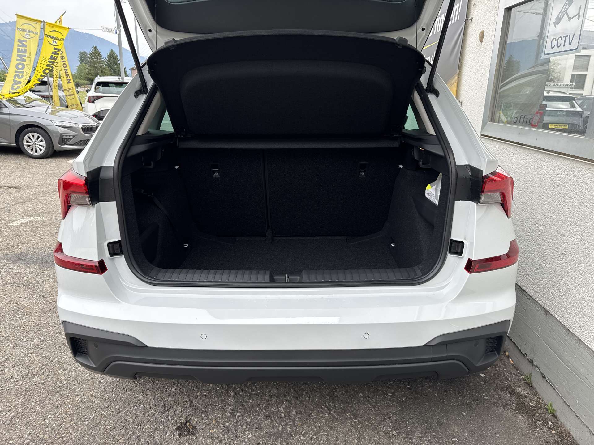 SKODA Kamiq 1.0 TSi Selection Black DSG-Automat-image-8