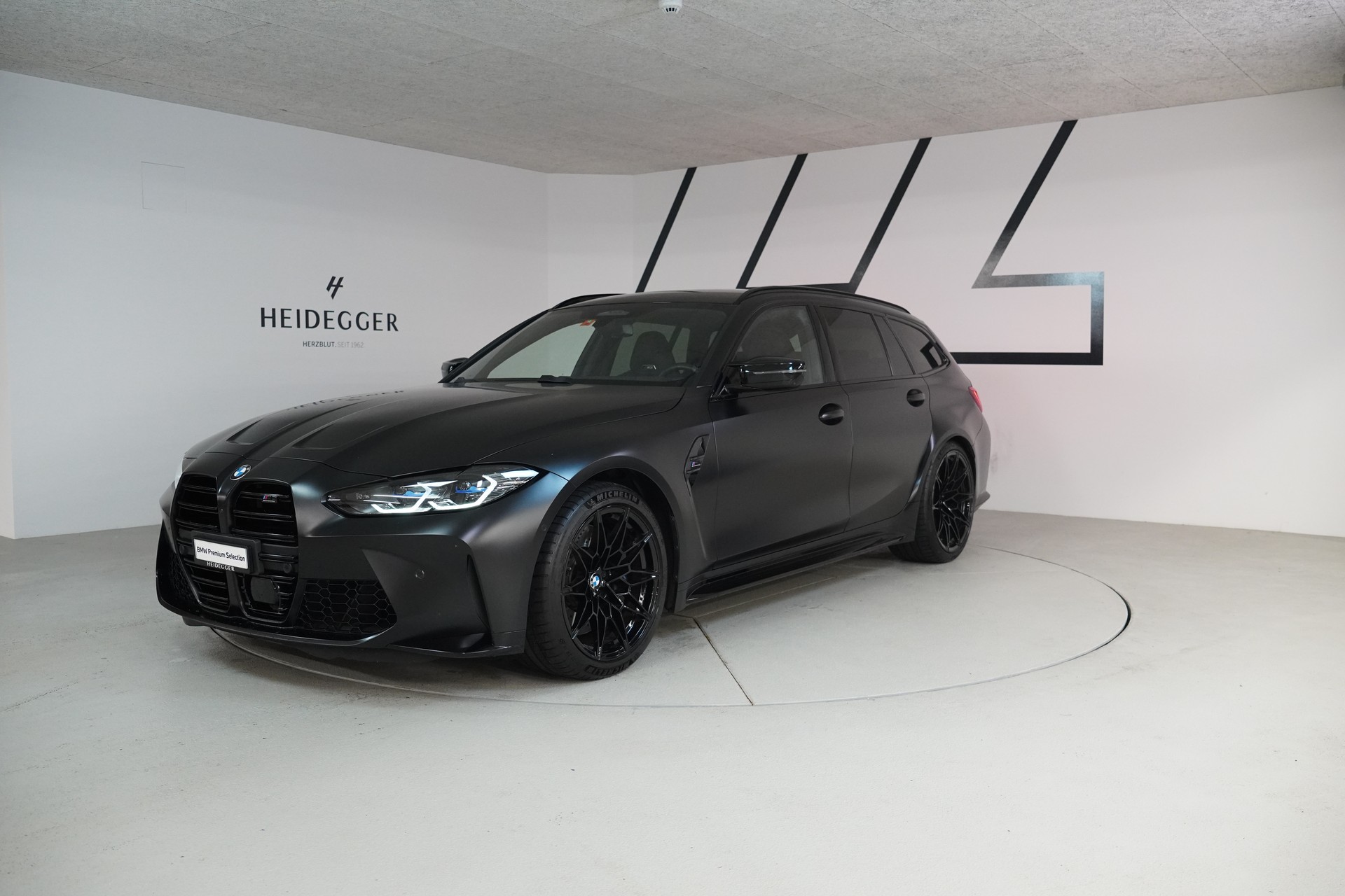 BMW M3 Touring xDrive Competition M-image-0