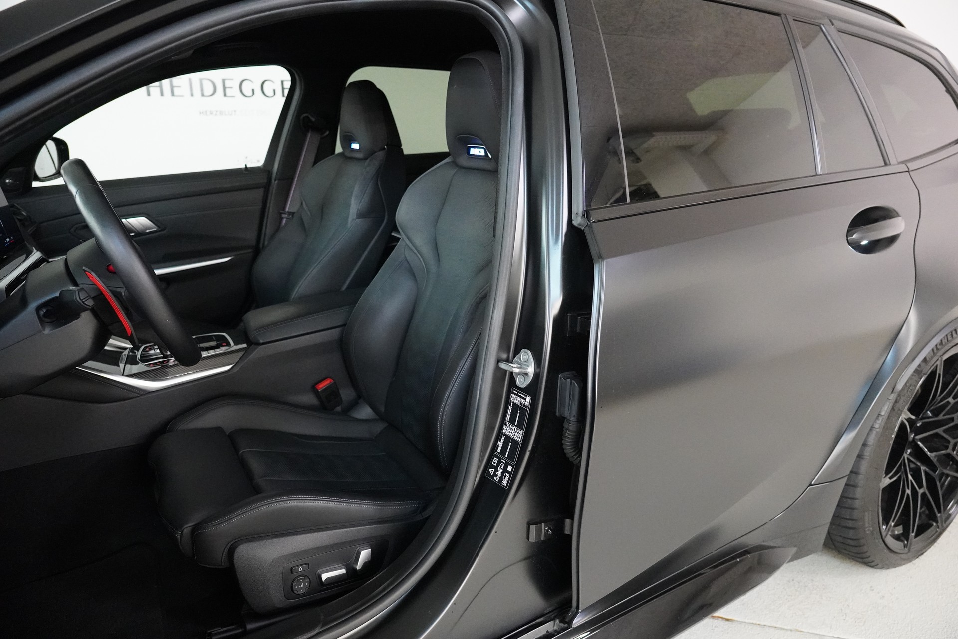 BMW M3 Touring xDrive Competition M-image-11