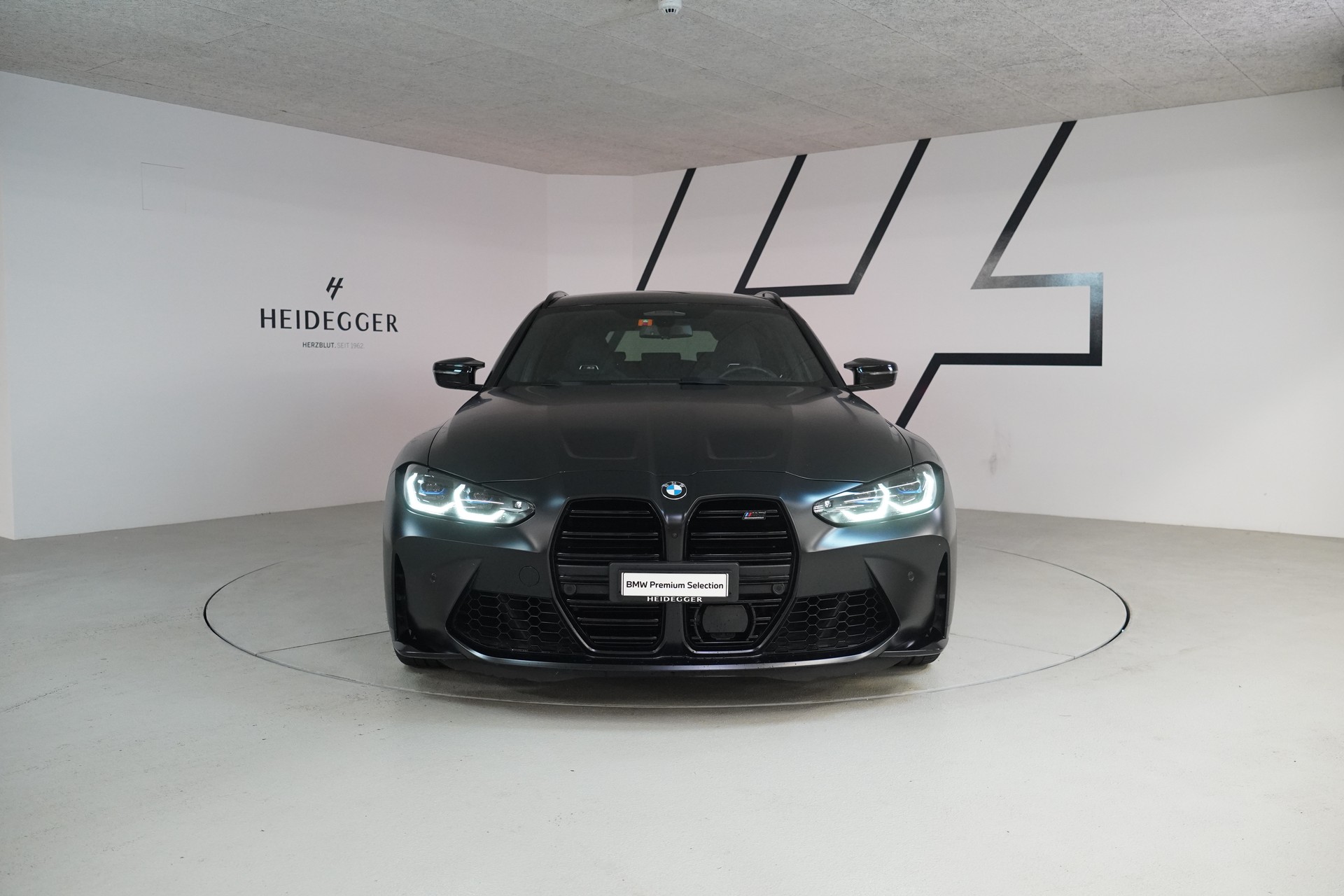 BMW M3 Touring xDrive Competition M-image-1