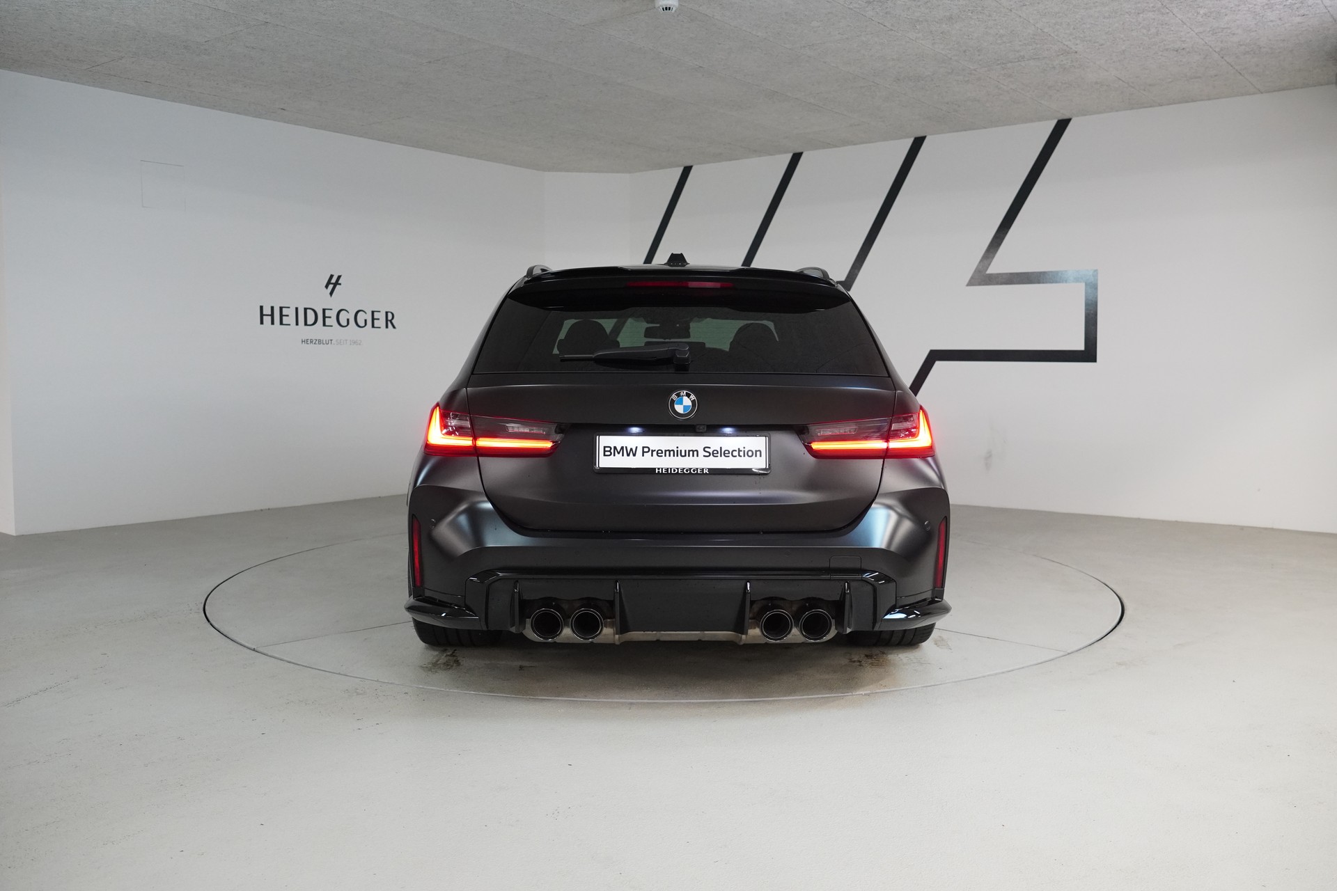 BMW M3 Touring xDrive Competition M-image-5