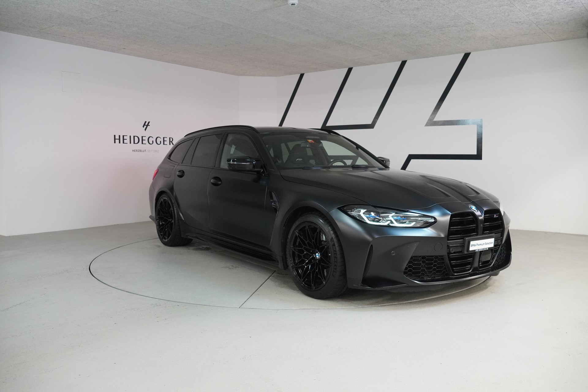 BMW M3 Touring xDrive Competition M-image-2