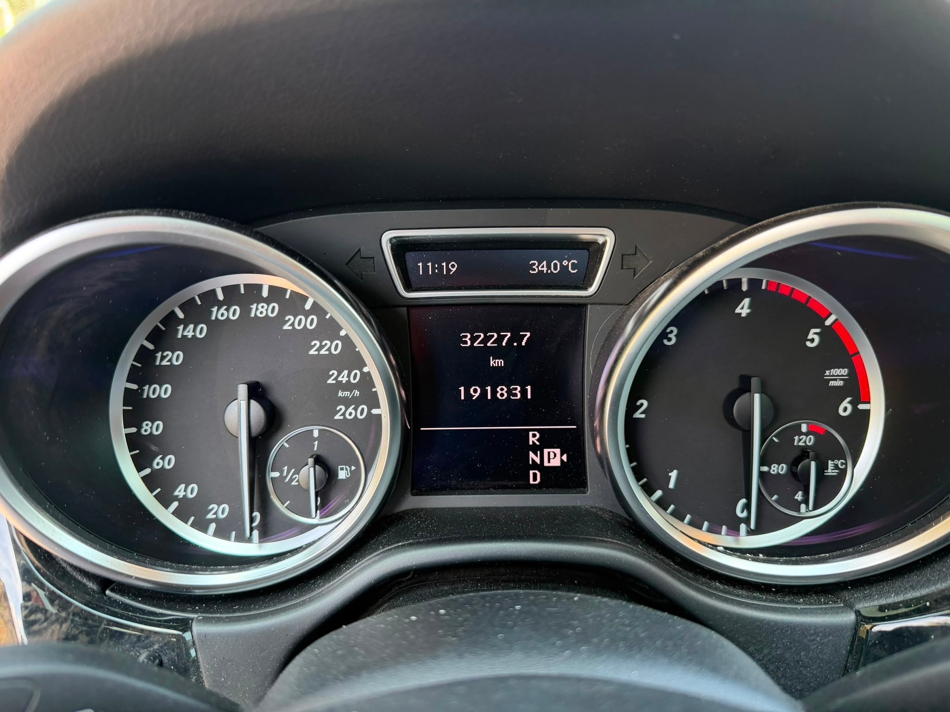 MERCEDES-BENZ ML 350 BlueTEC Edition 4Matic 7G-Tronic-image-11