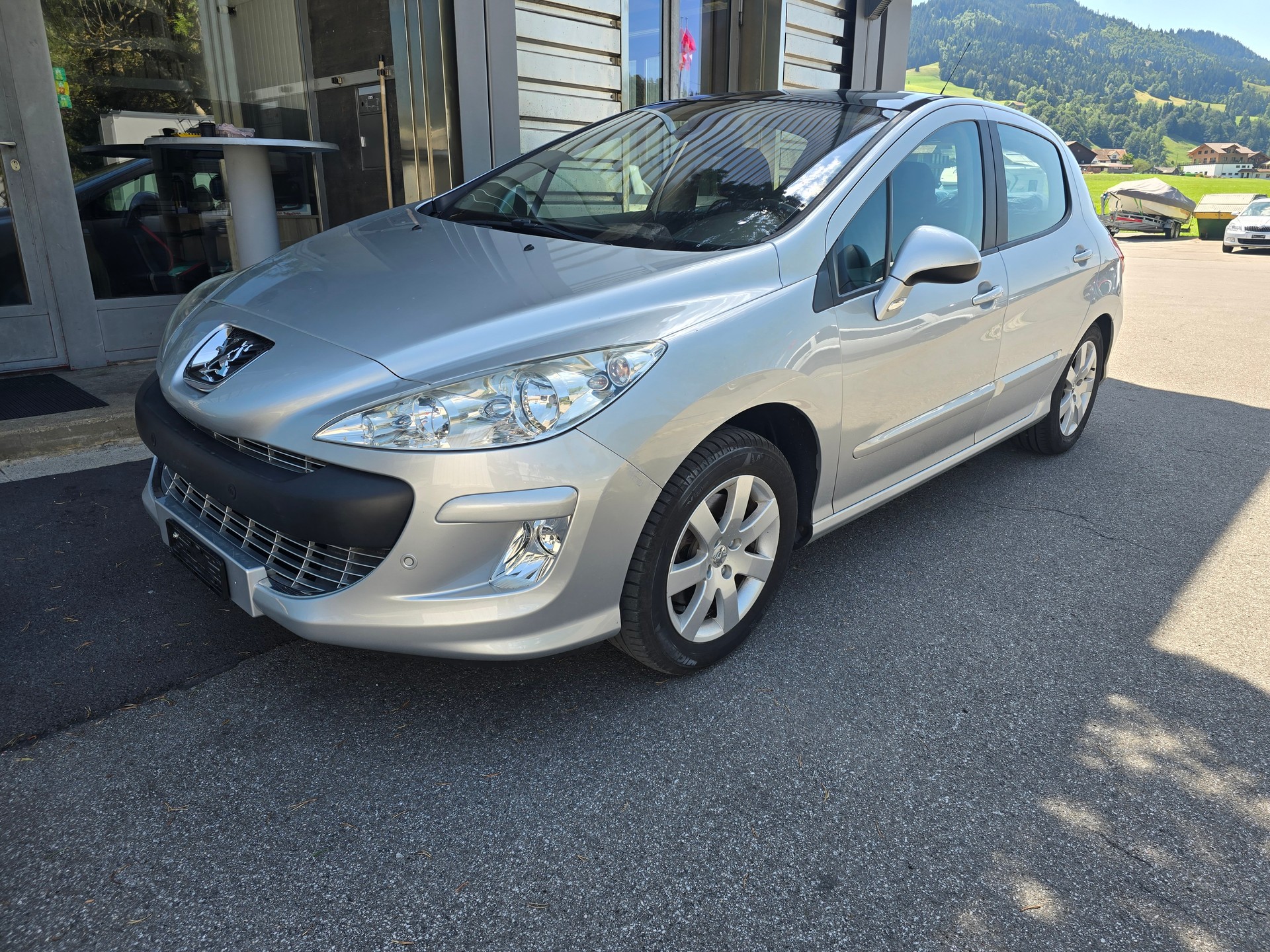 PEUGEOT 308 2.0 HDI Black&Silver Automatic-image-3