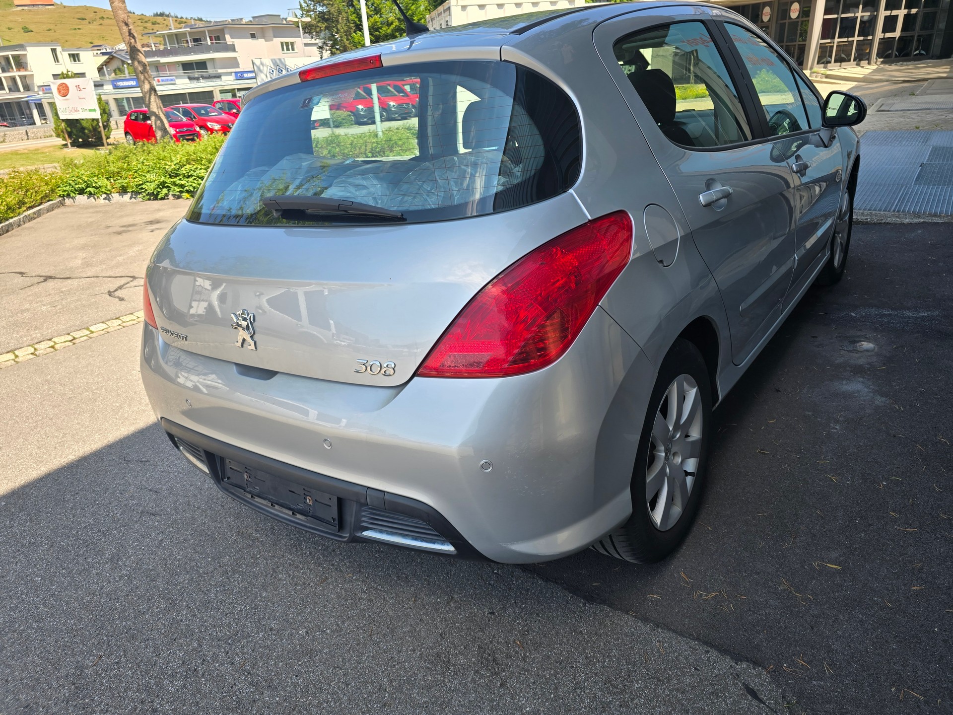 PEUGEOT 308 2.0 HDI Black&Silver Automatic-image-5