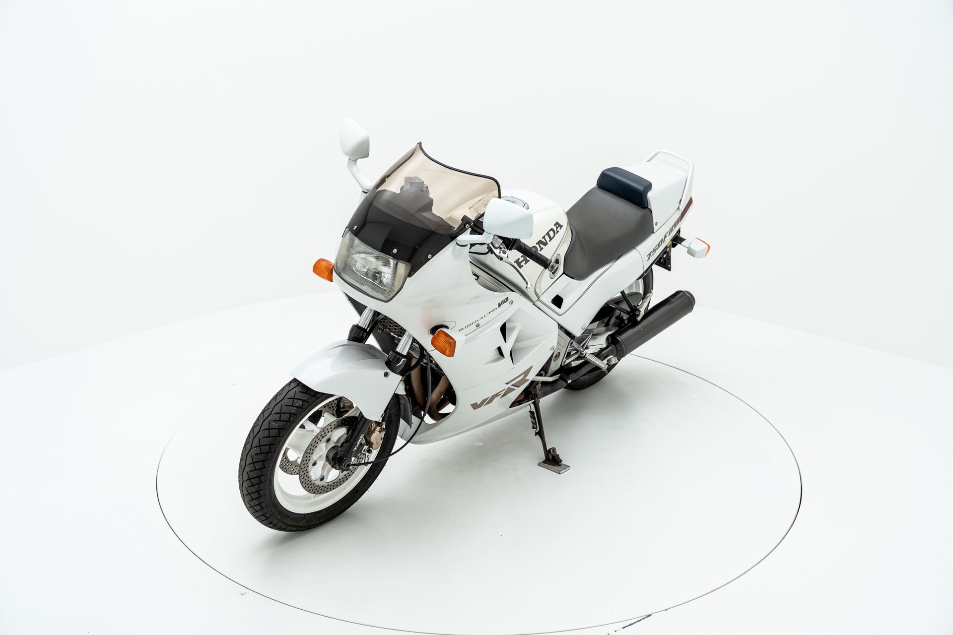 HONDA VFR 750 F G/H-showroom-element-2