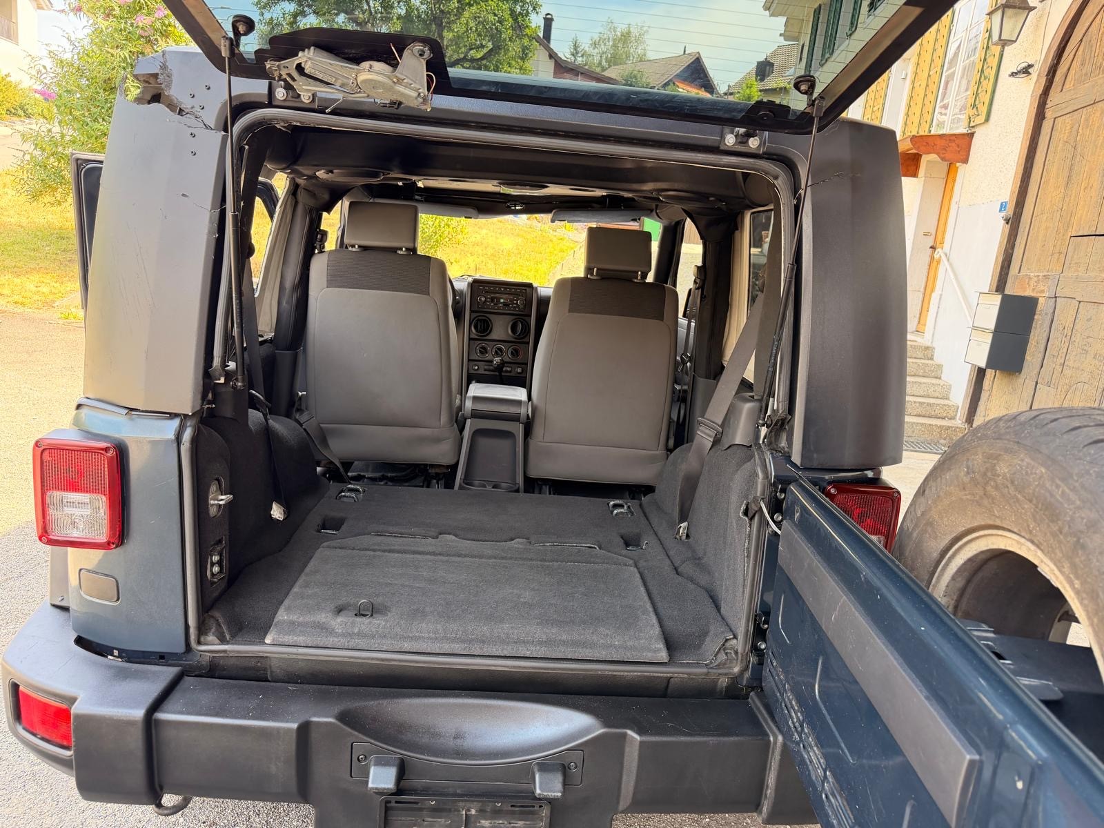 JEEP Wrangler 3.8 Sport-image-10