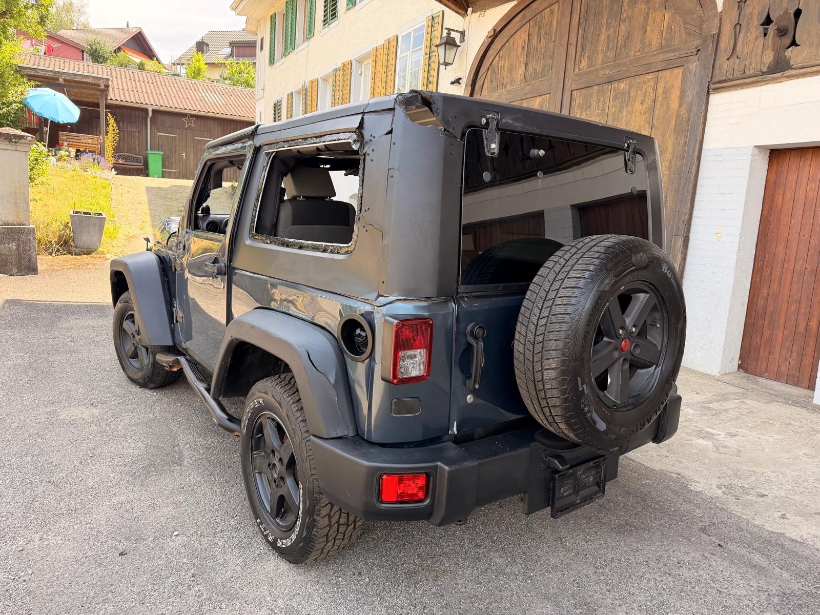JEEP Wrangler 3.8 Sport-image-2