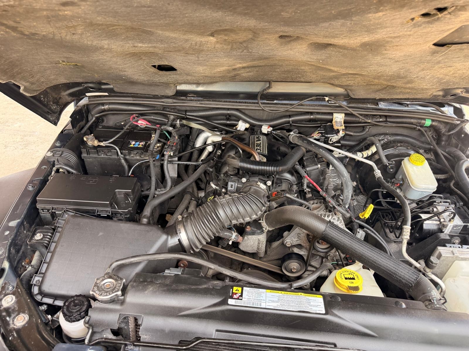 JEEP Wrangler 3.8 Sport-image-8