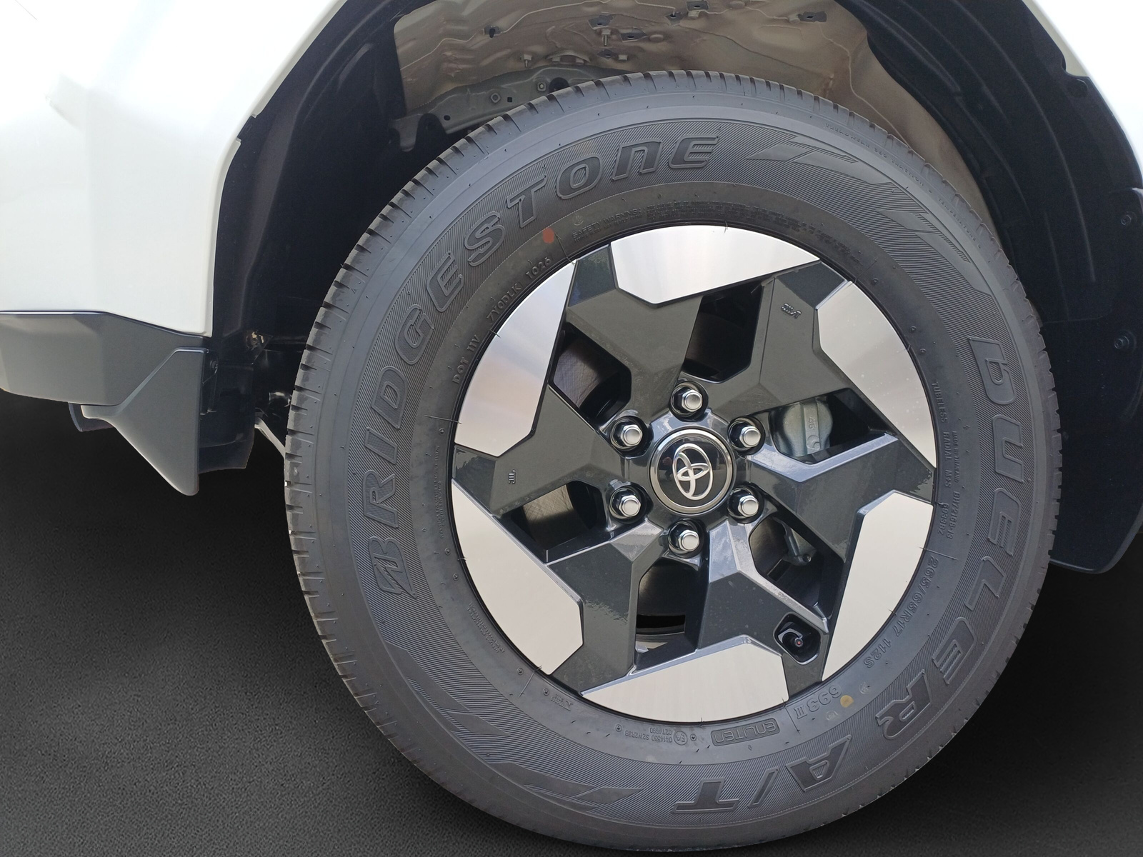 TOYOTA Hilux Double Cab.-Pick-up 59KWh Comfort-image-4