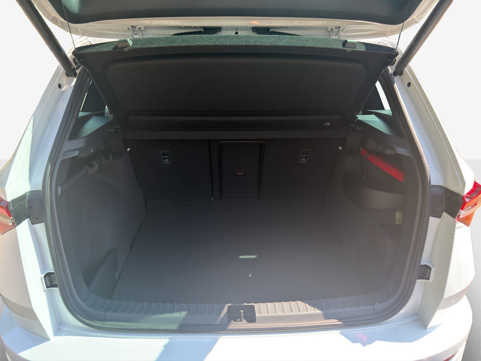 SKODA Karoq 2.0 TSI SportLine 4x4 DSG-image-12