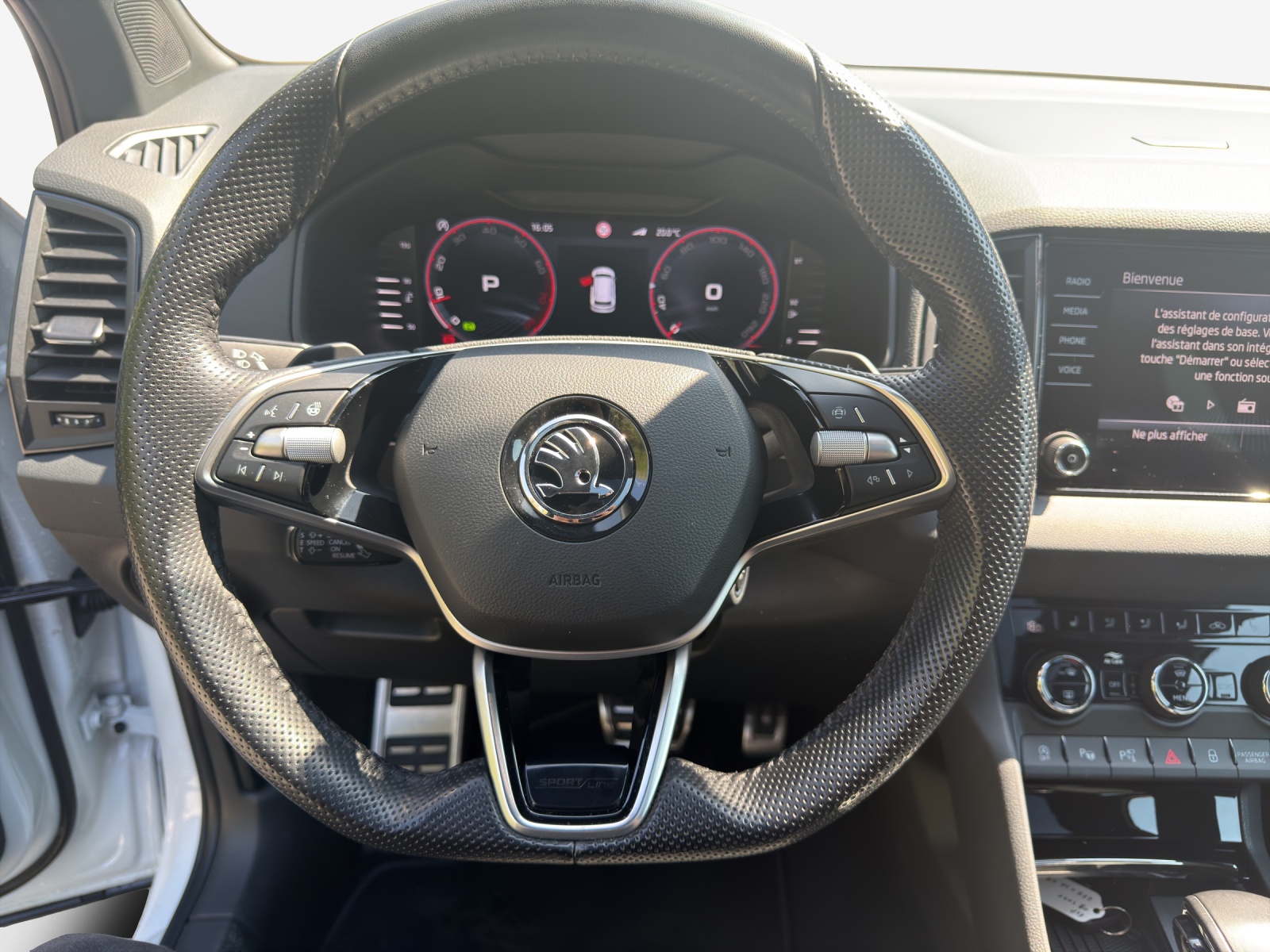 SKODA Karoq 2.0 TSI SportLine 4x4 DSG-image-9