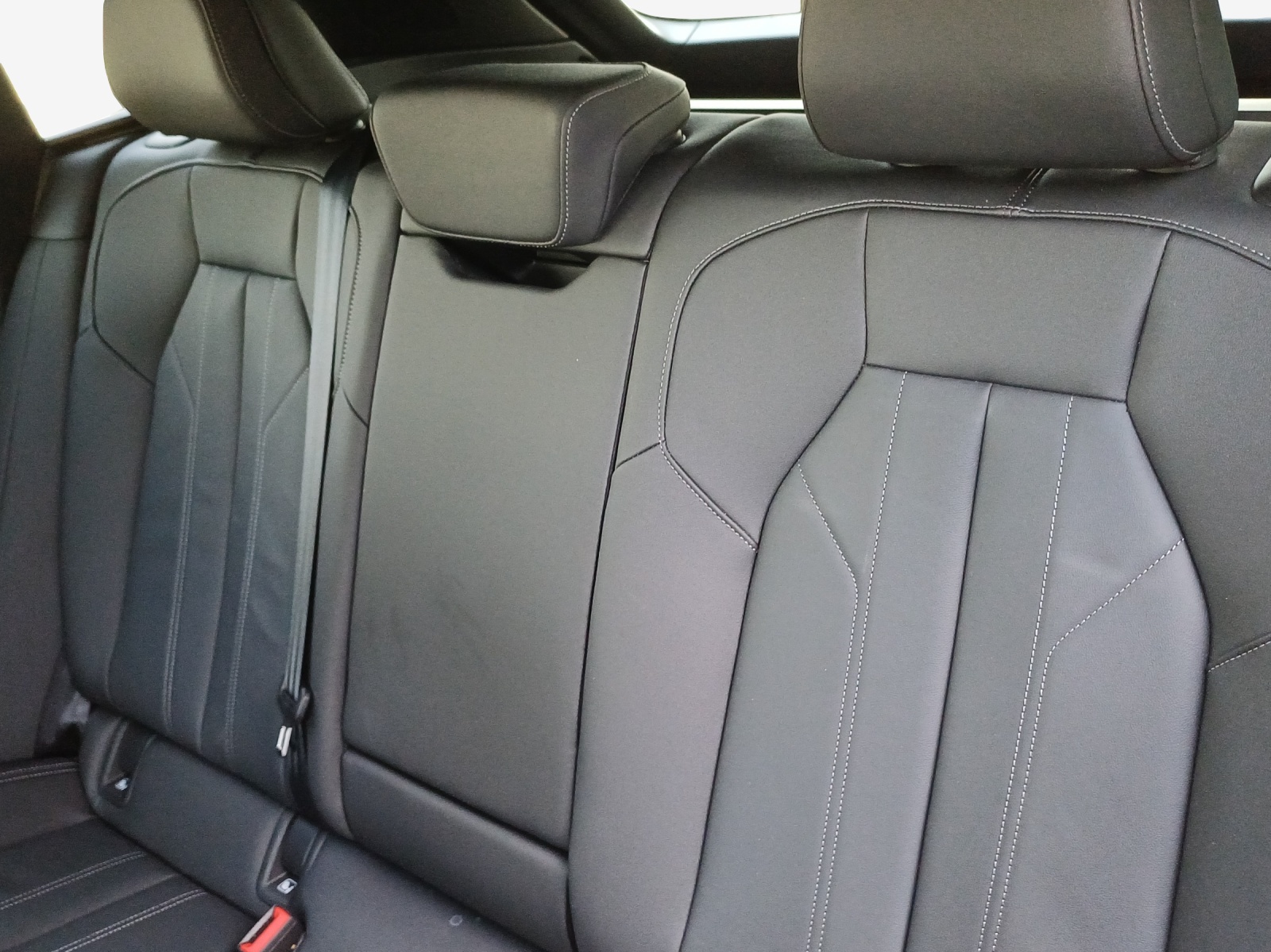 AUDI Q6 e-tron quattro-image-12
