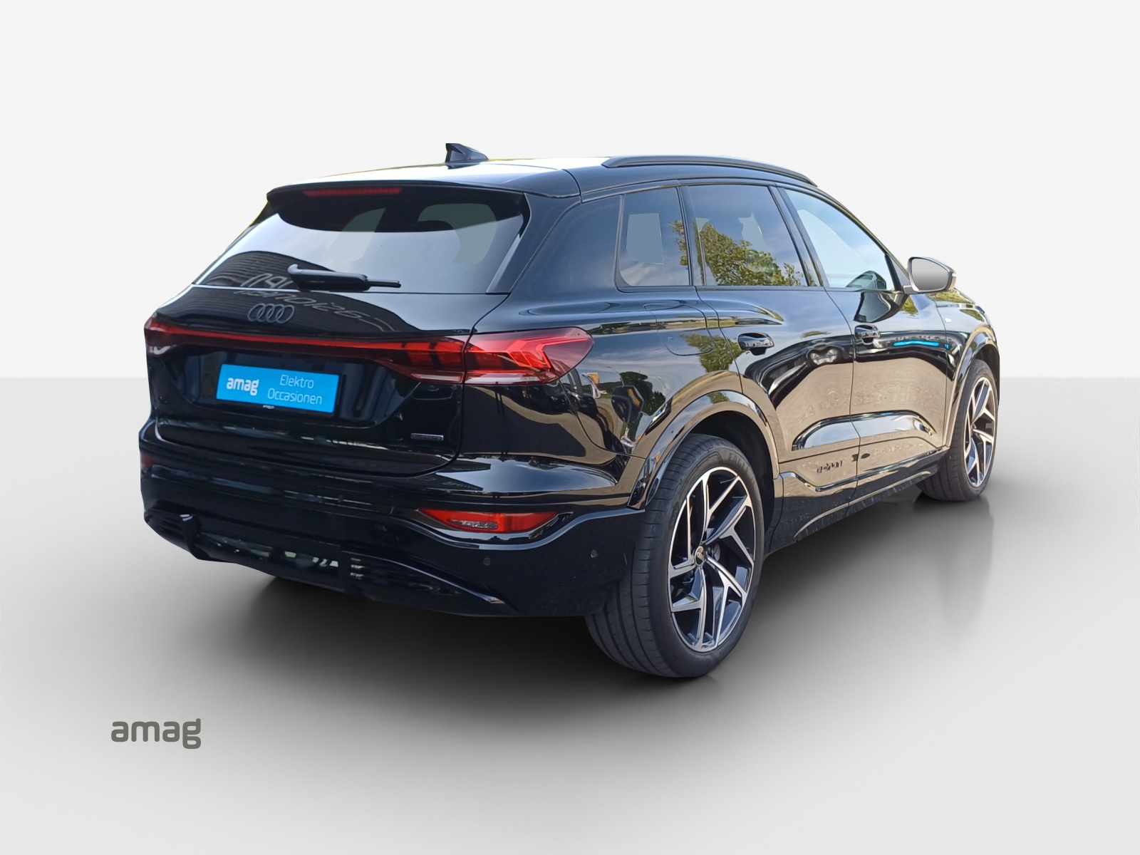 AUDI Q6 e-tron quattro-image-5