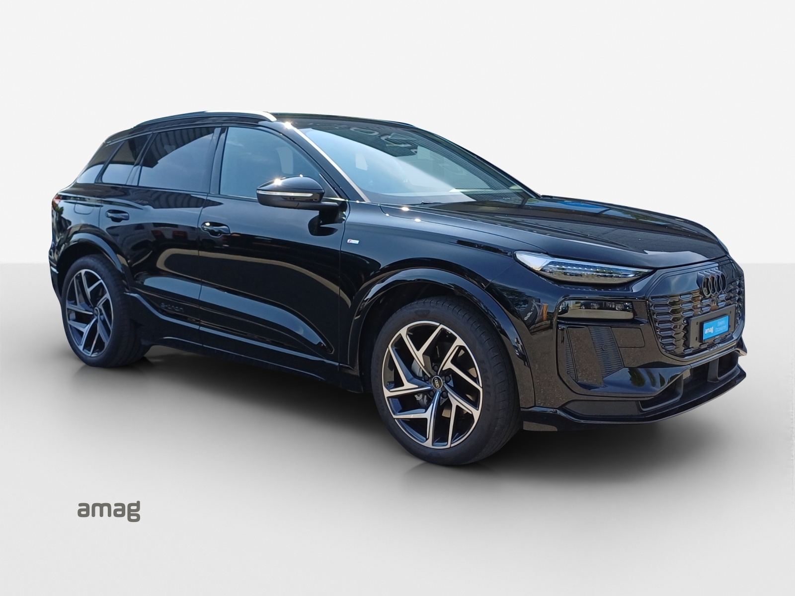 AUDI Q6 e-tron quattro-image-6