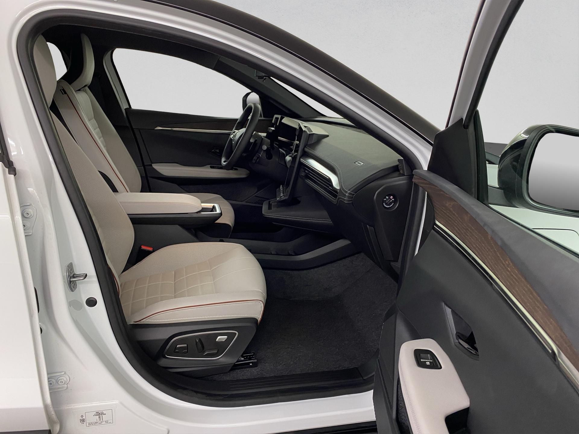 RENAULT Mégane E-TECH EV60 Iconic-image-8