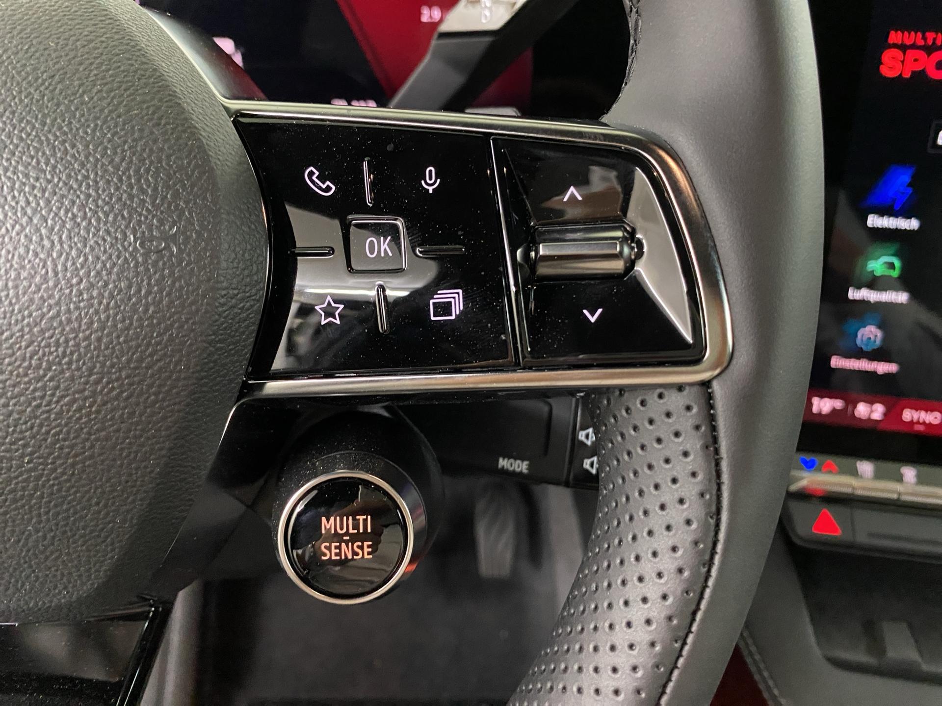 RENAULT Mégane E-TECH EV60 Iconic-image-16