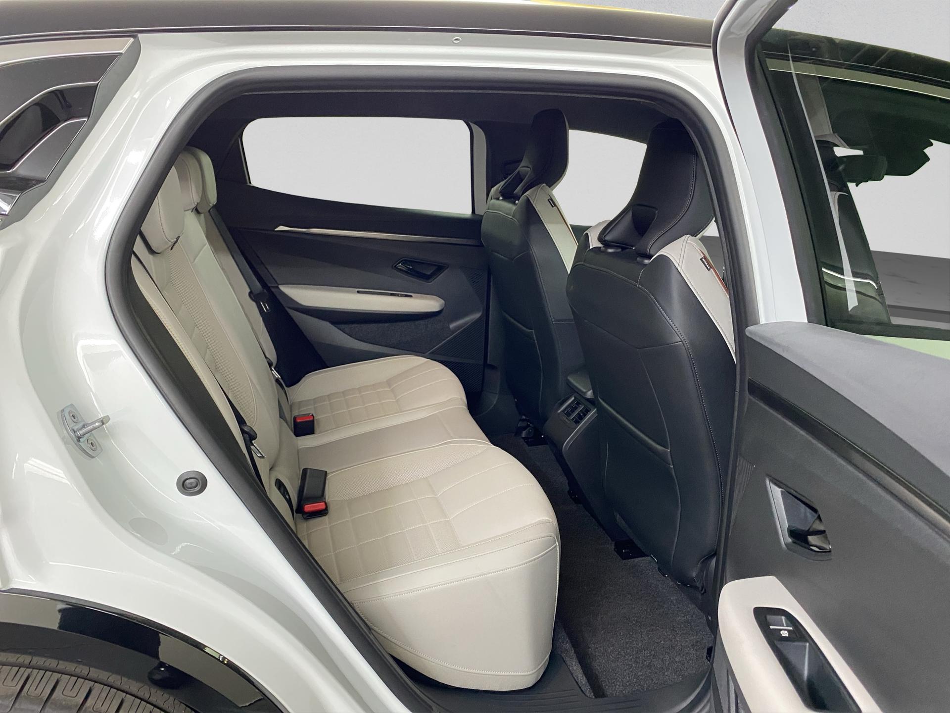 RENAULT Mégane E-TECH EV60 Iconic-image-13
