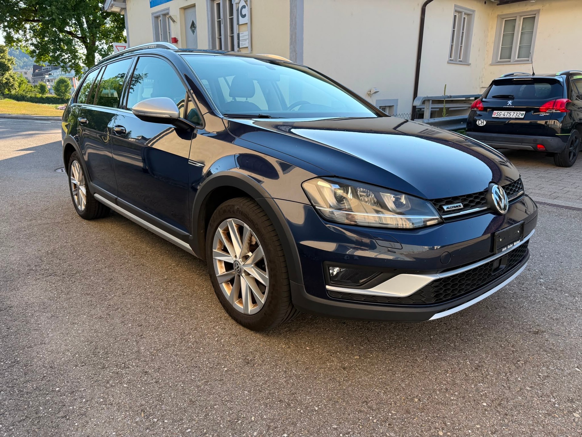 VW Golf 1.8 TSI Alltrack 4Motion-image-2